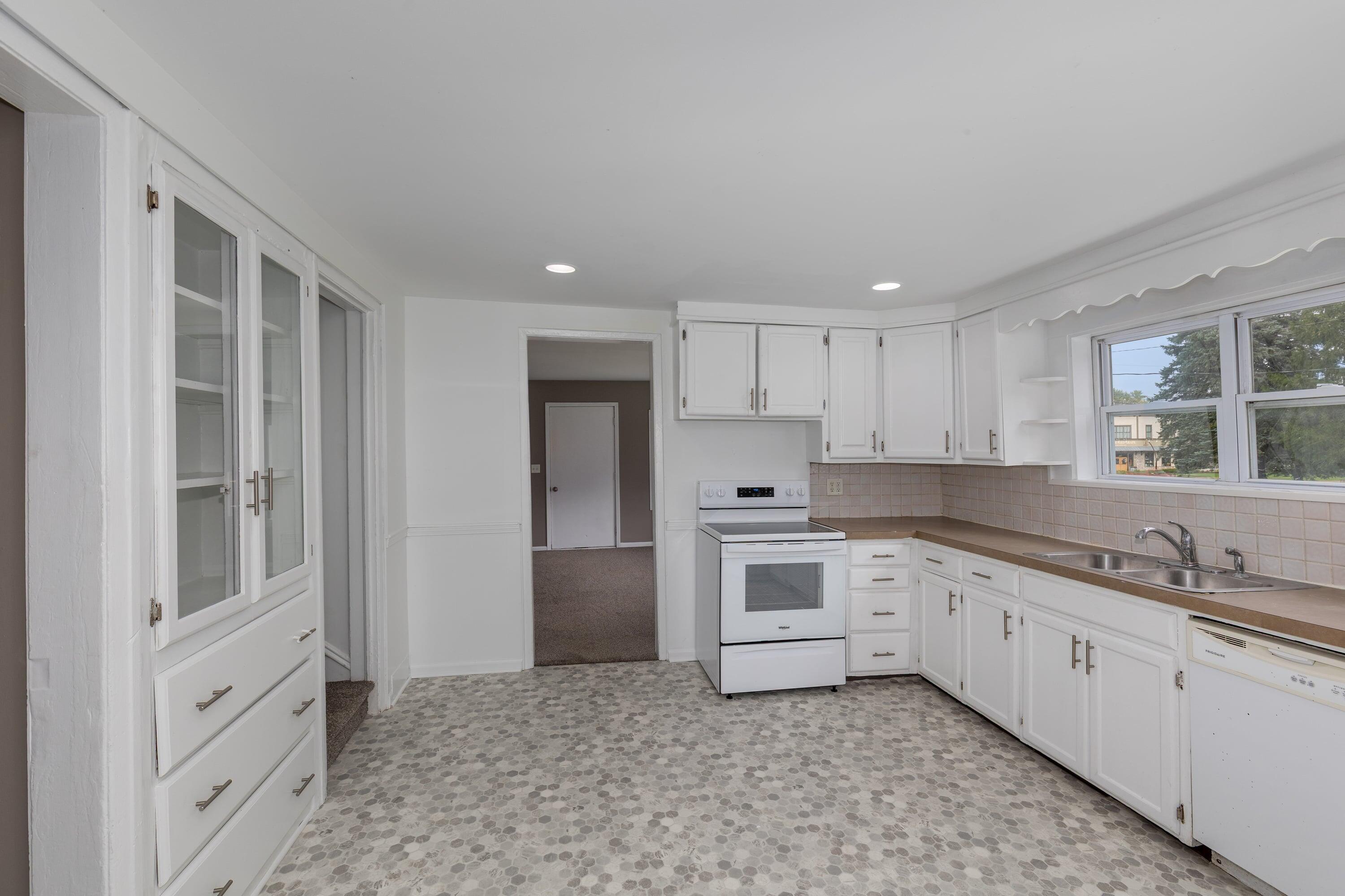 2836 Knapp Street NE Grand Rapids MI 49525