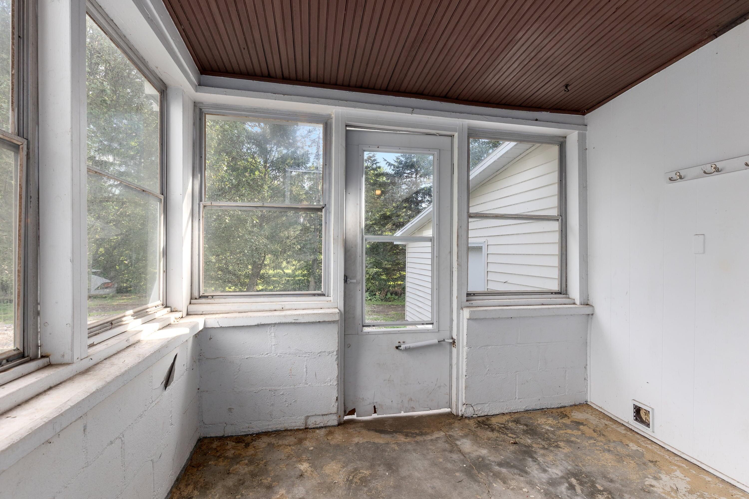 2836 Knapp Street NE Grand Rapids MI 49525