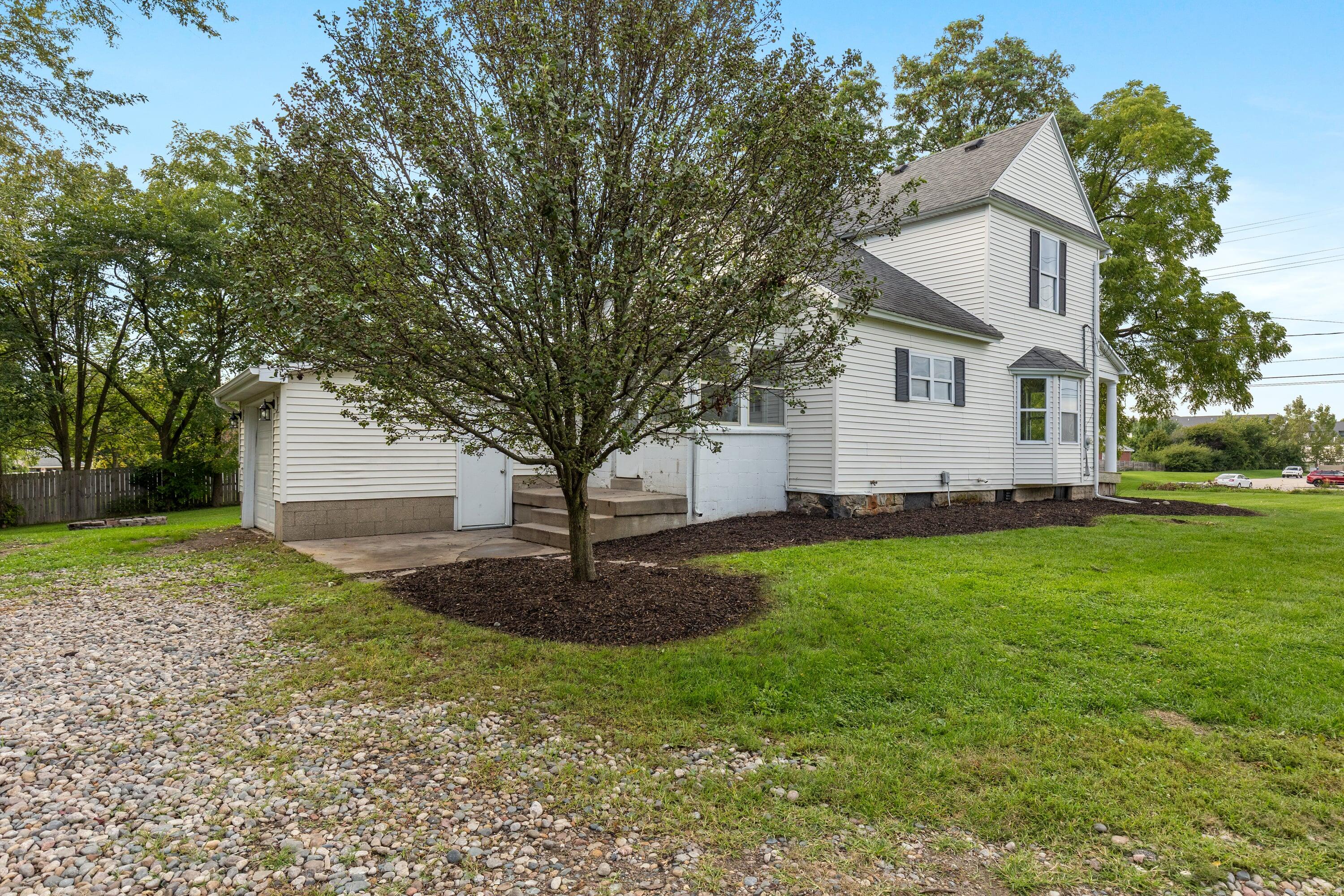 2836 Knapp Street NE Grand Rapids MI 49525