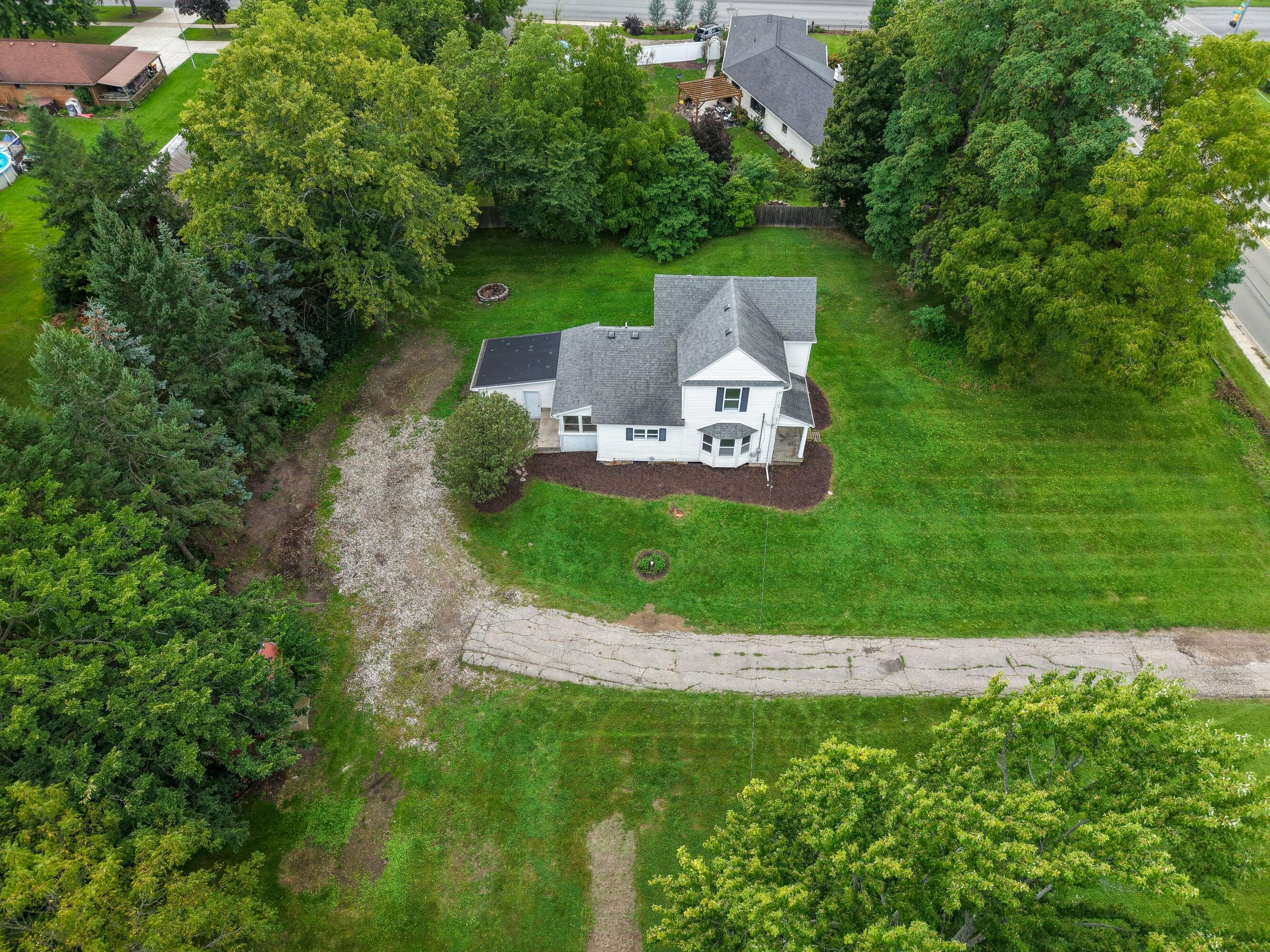 2836 Knapp Street NE Grand Rapids MI 49525