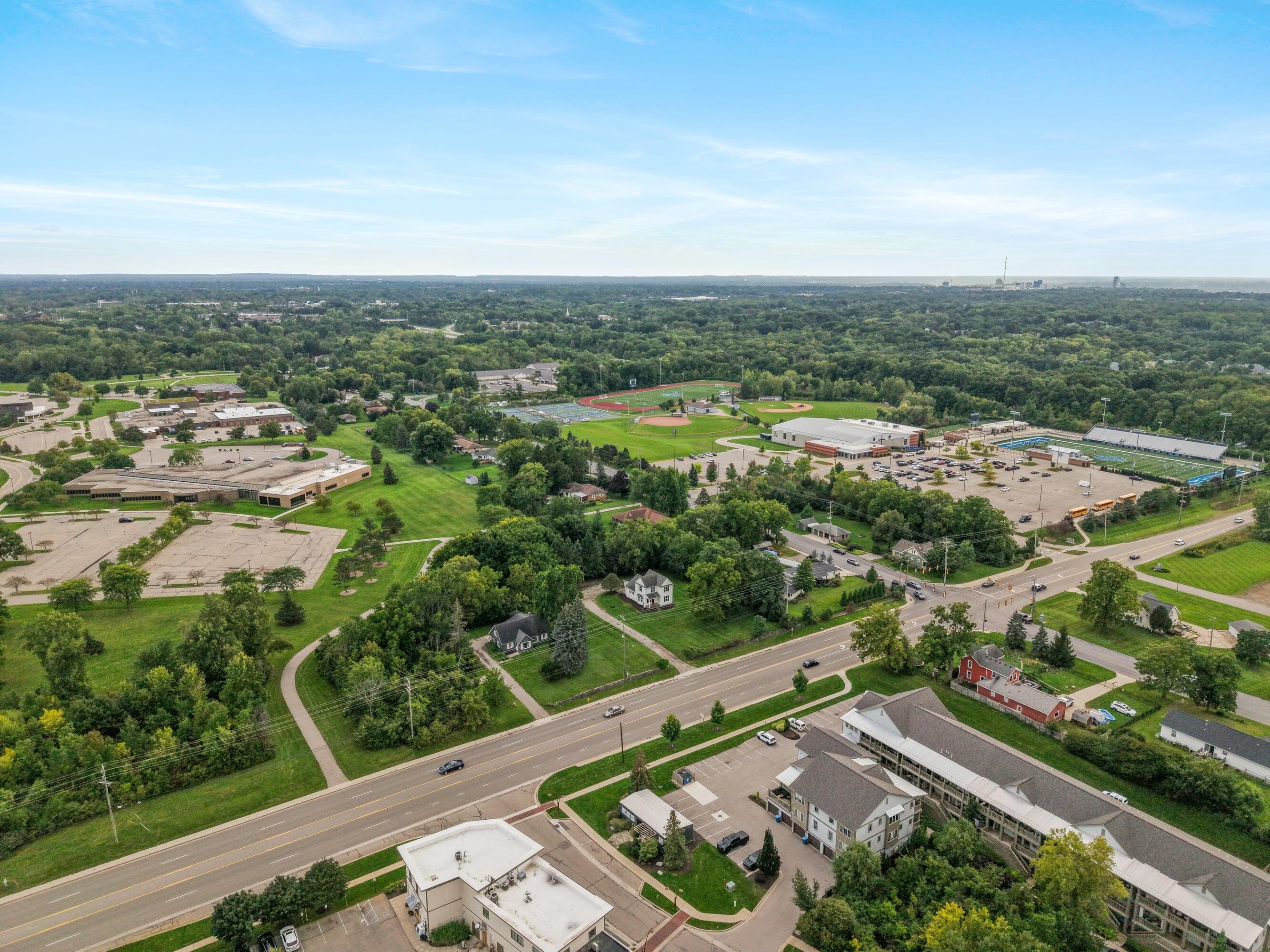 2836 Knapp Street NE Grand Rapids MI 49525