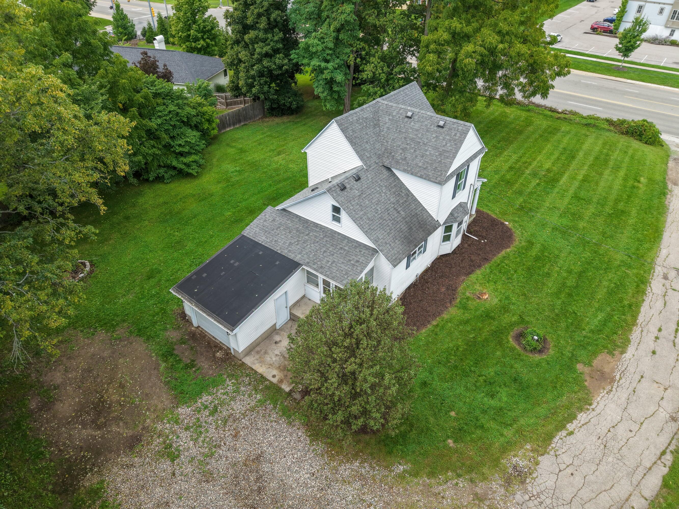 2836 Knapp Street NE Grand Rapids MI 49525