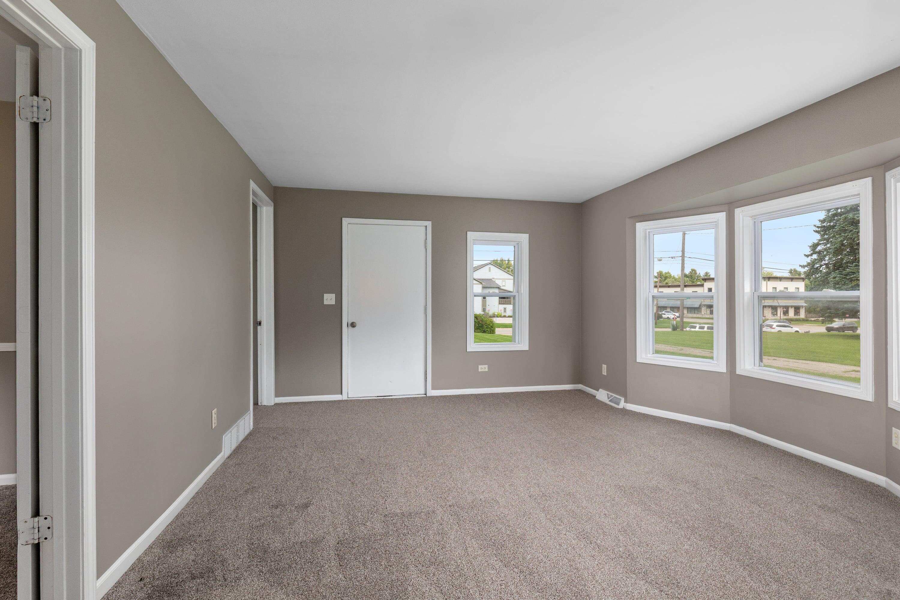 2836 Knapp Street NE Grand Rapids MI 49525