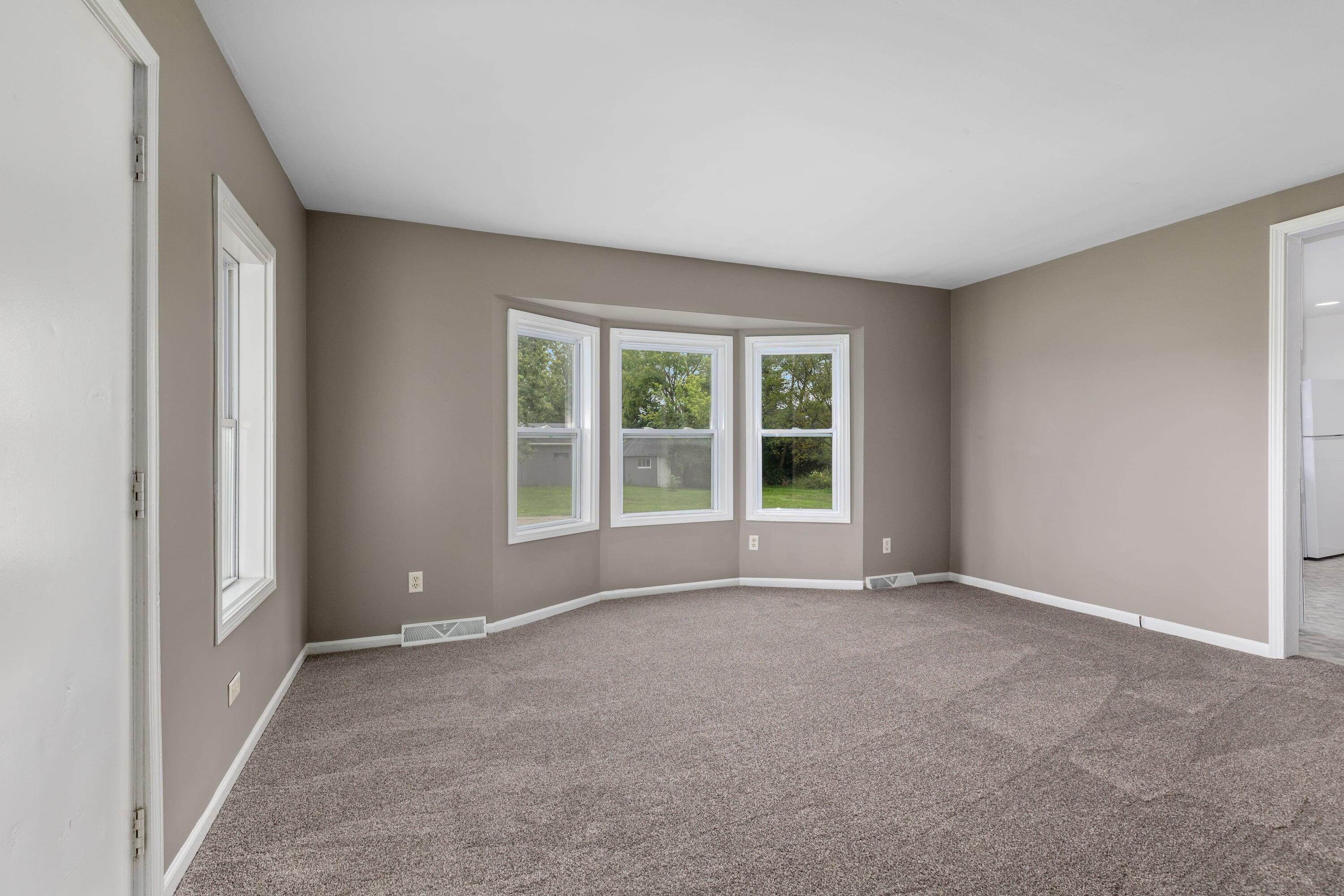2836 Knapp Street NE Grand Rapids MI 49525