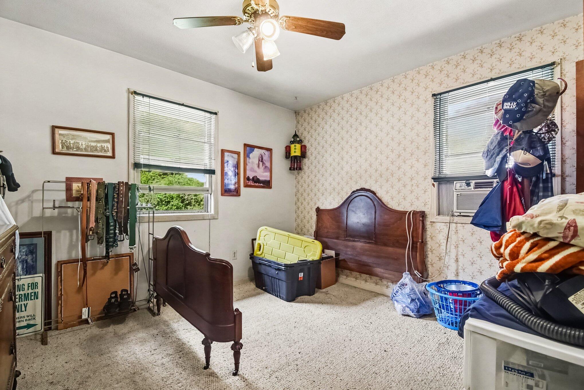 1457 Laughlin Drive NW Grand Rapids MI 49504