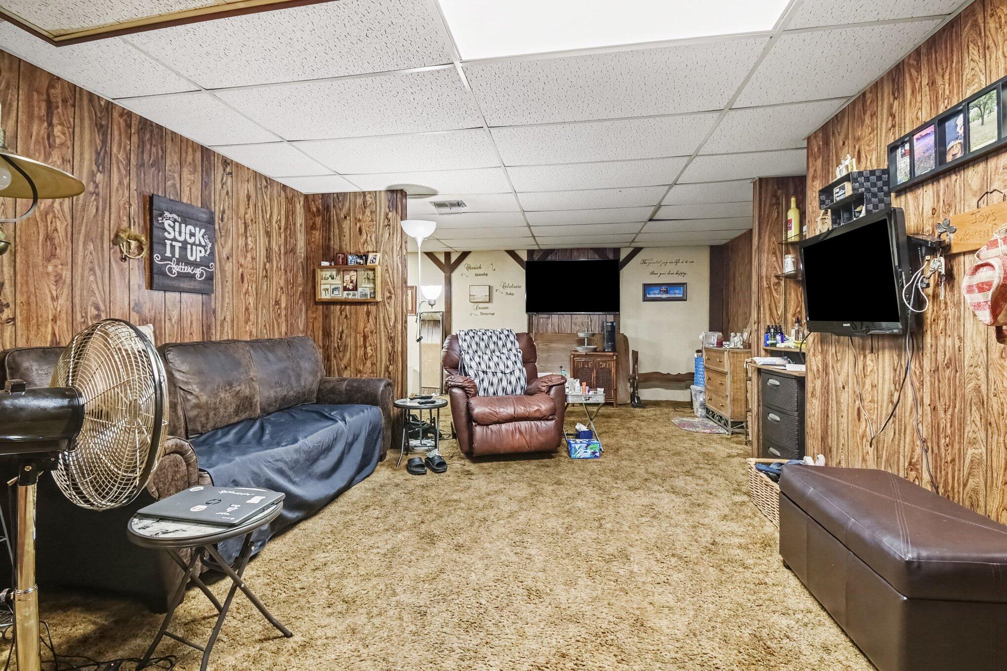 1457 Laughlin Drive NW Grand Rapids MI 49504