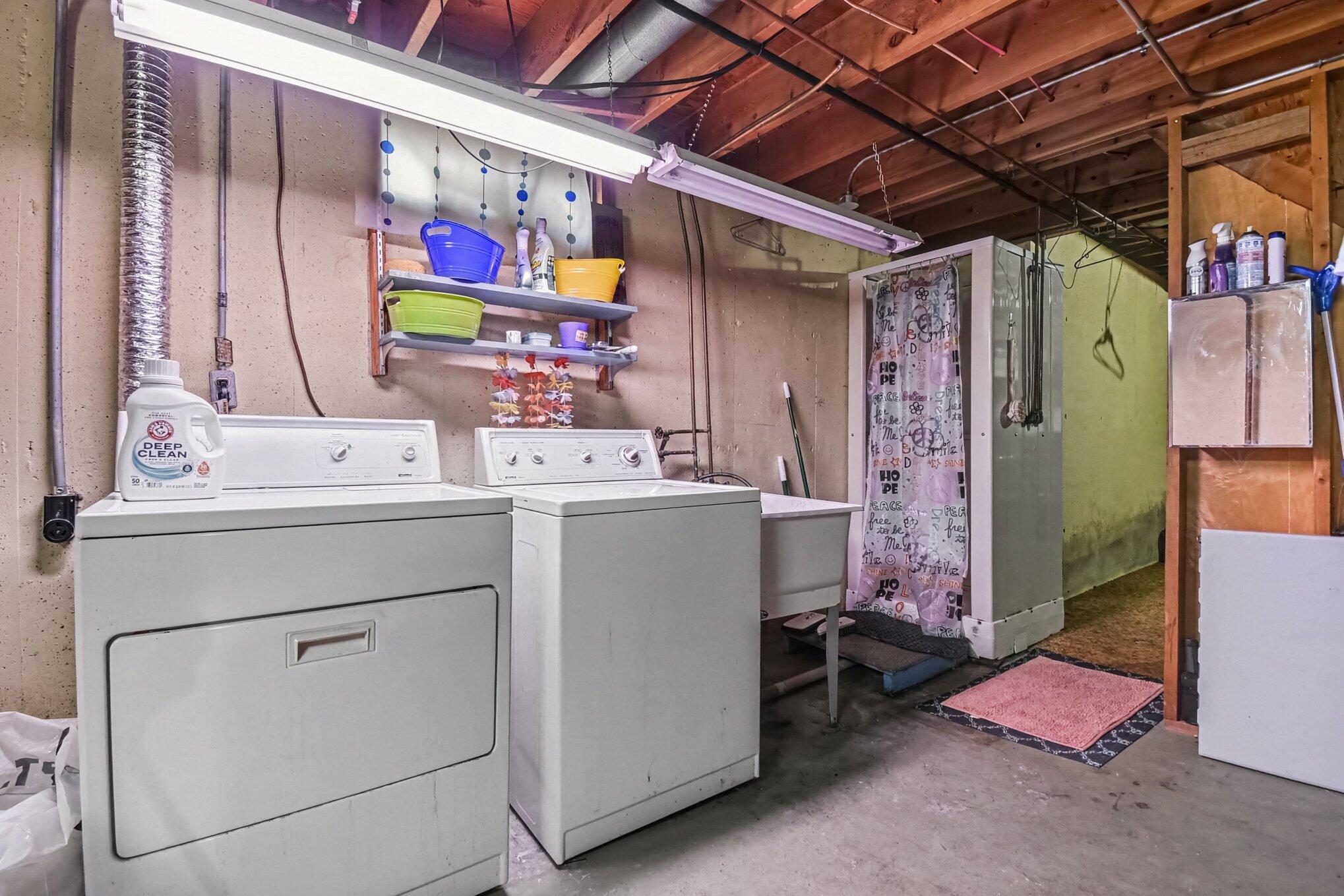 1457 Laughlin Drive NW Grand Rapids MI 49504