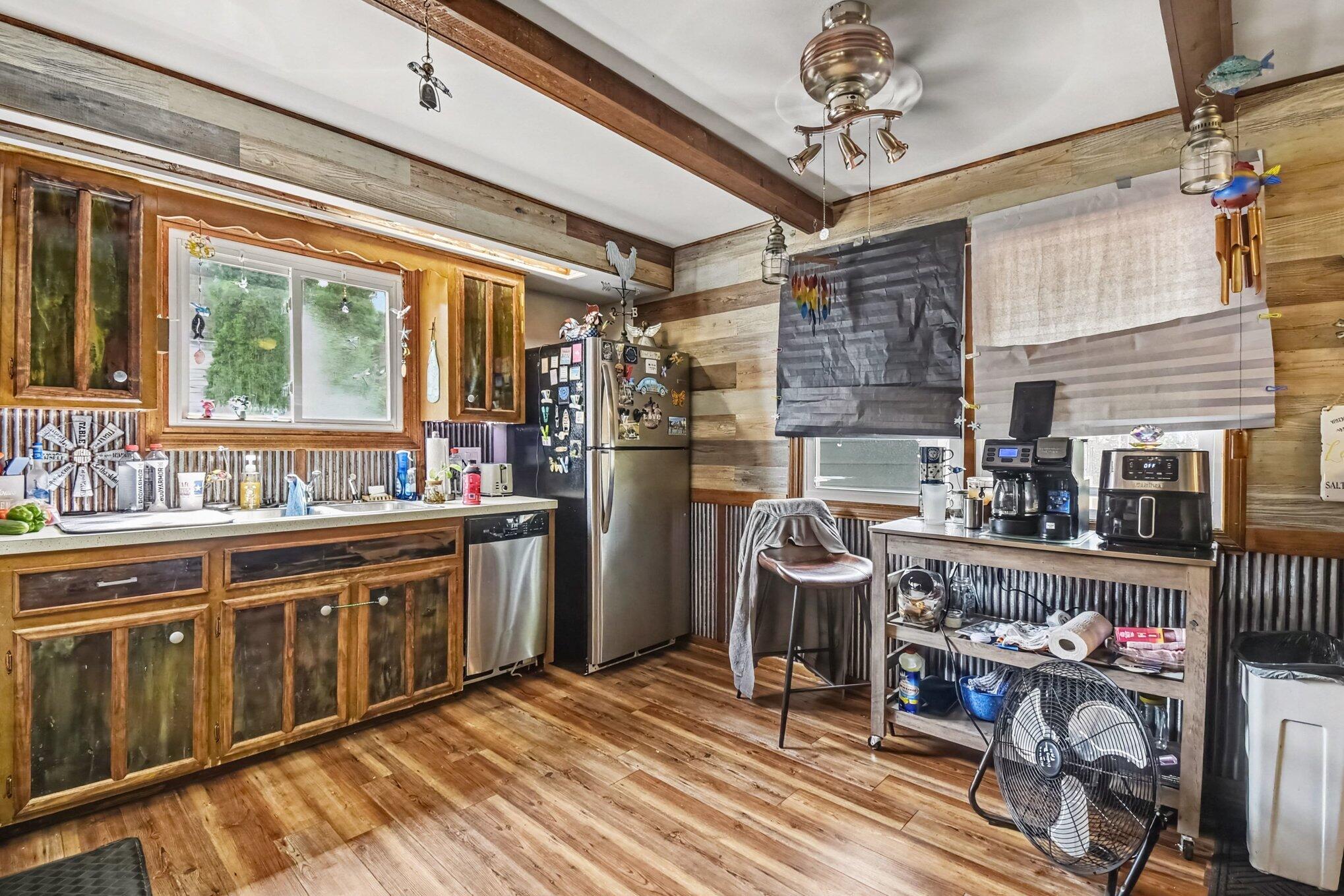 1457 Laughlin Drive NW Grand Rapids MI 49504