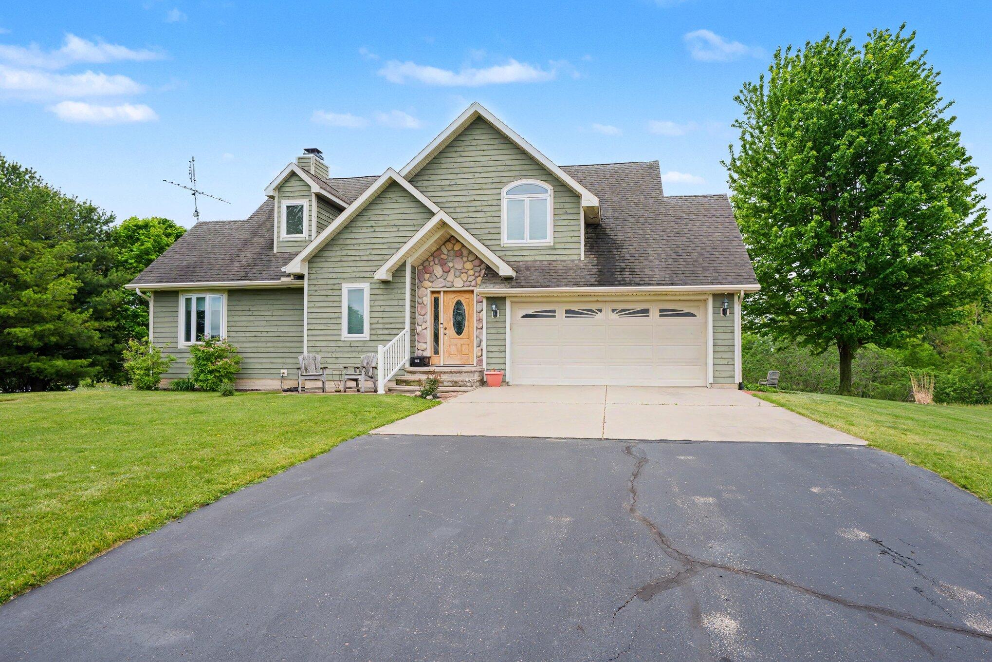 1908 Kaiser Road Galien MI 49113