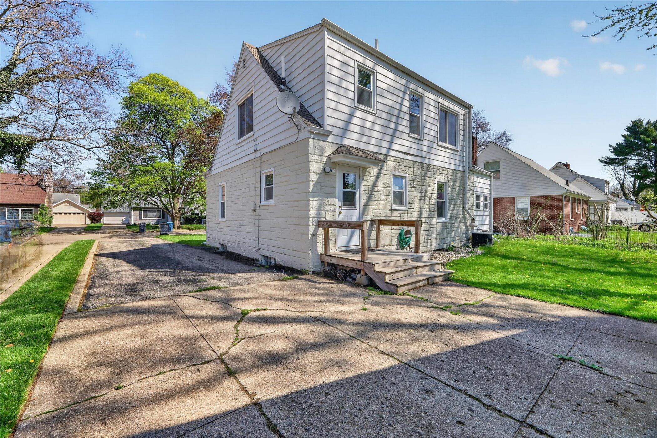 1422 Reycraft Drive Kalamazoo MI 49001