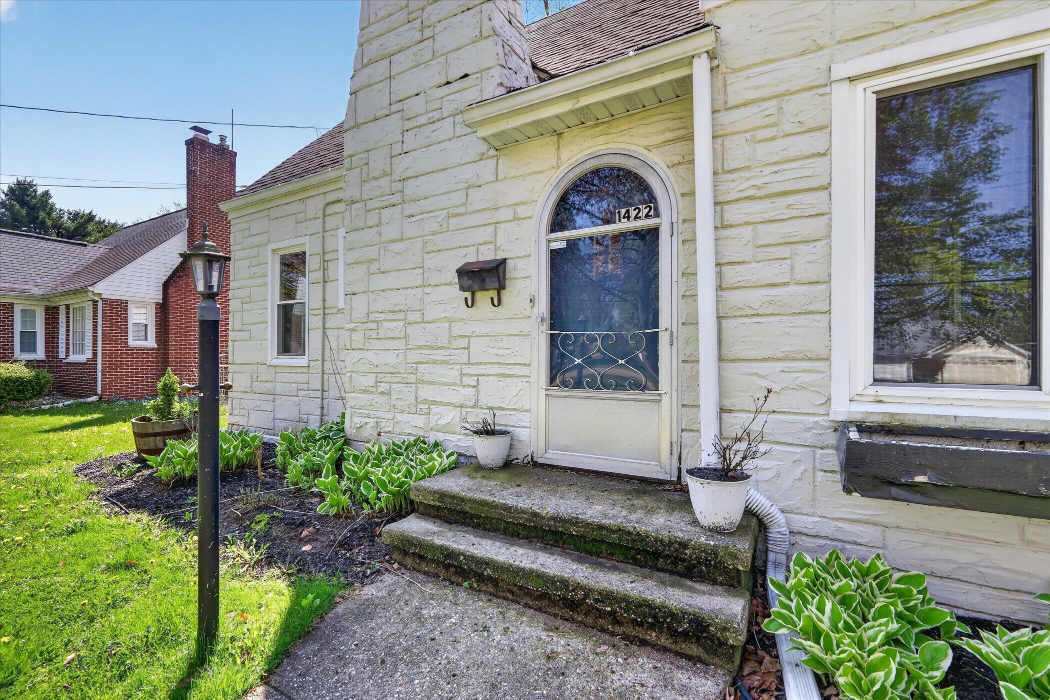 1422 Reycraft Drive Kalamazoo MI 49001
