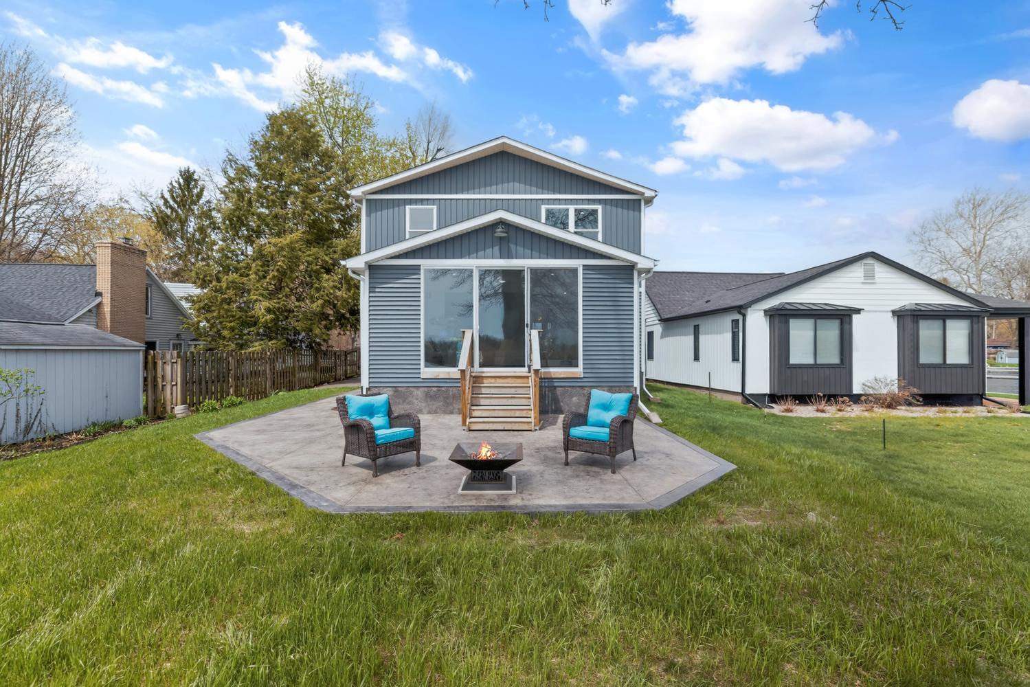 8125 W Long Lake Drive Kalamazoo MI 49048