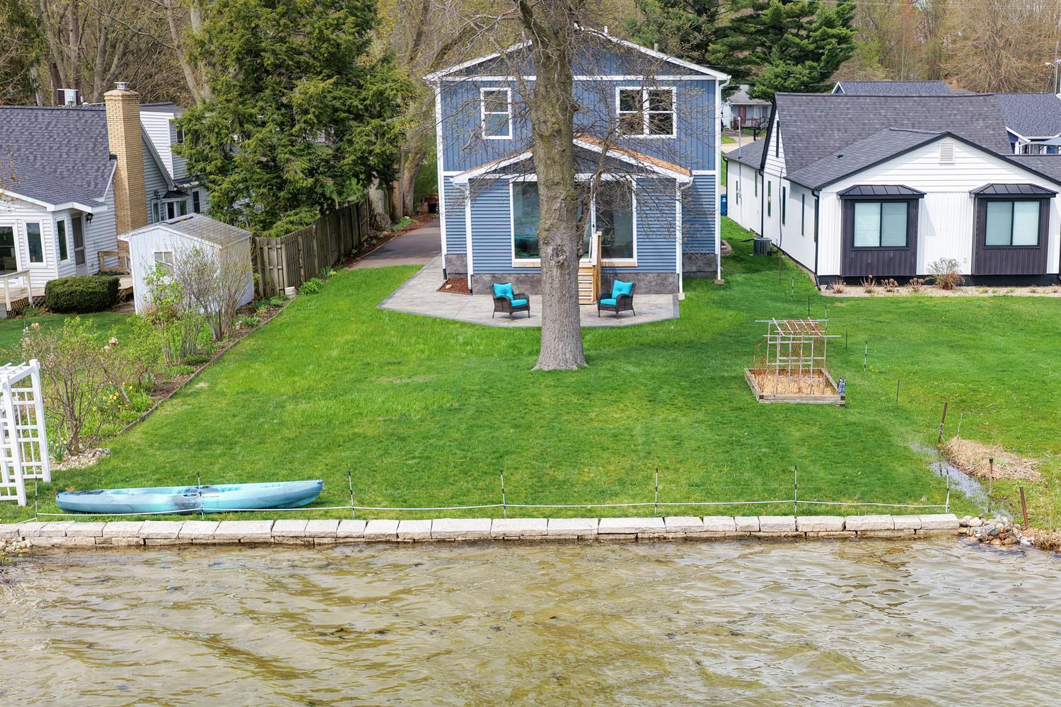 8125 W Long Lake Drive Kalamazoo MI 49048