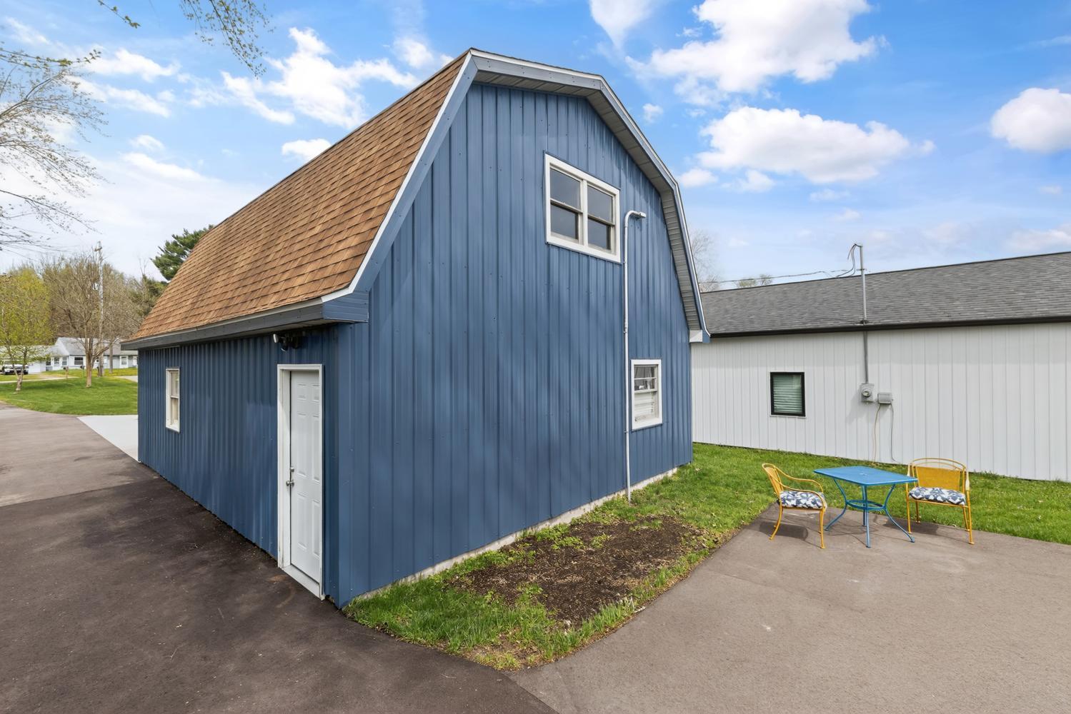 8125 W Long Lake Drive Kalamazoo MI 49048
