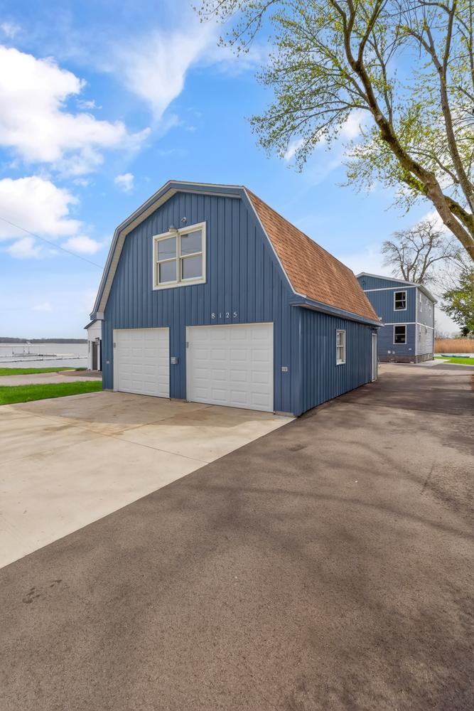 8125 W Long Lake Drive Kalamazoo MI 49048