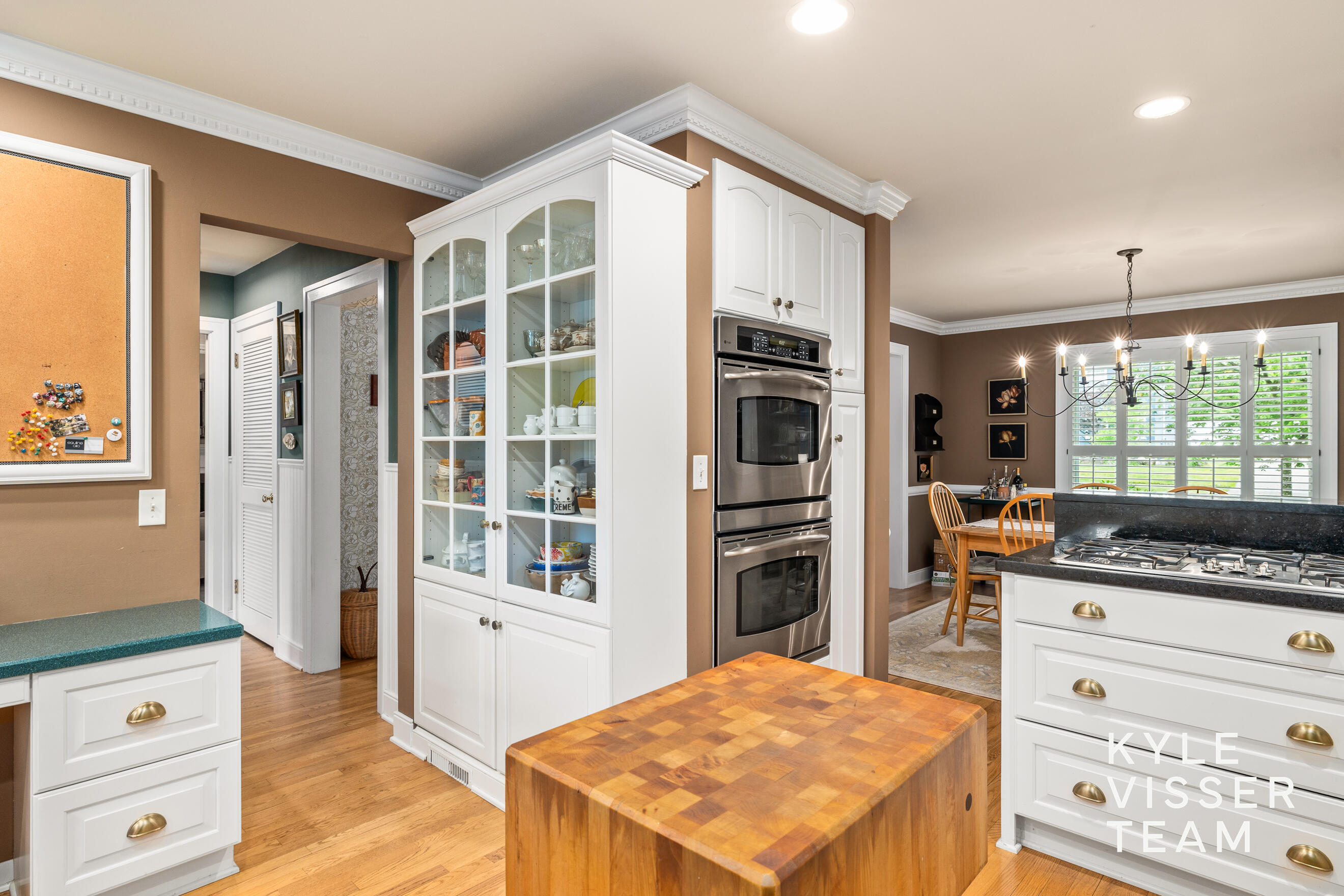2547 Maplewood Drive SE East Grand Rapids MI 49506