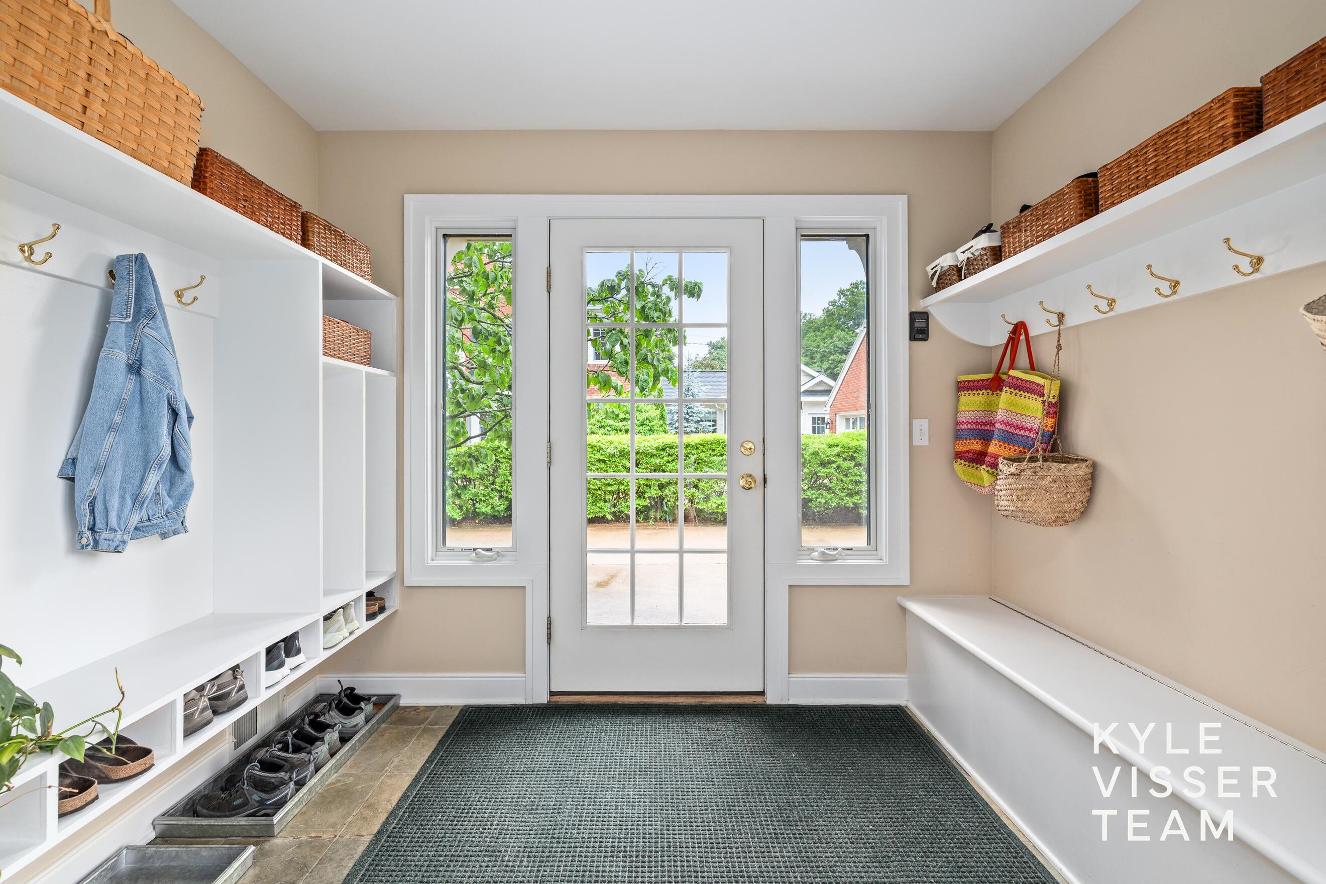 2547 Maplewood Drive SE East Grand Rapids MI 49506