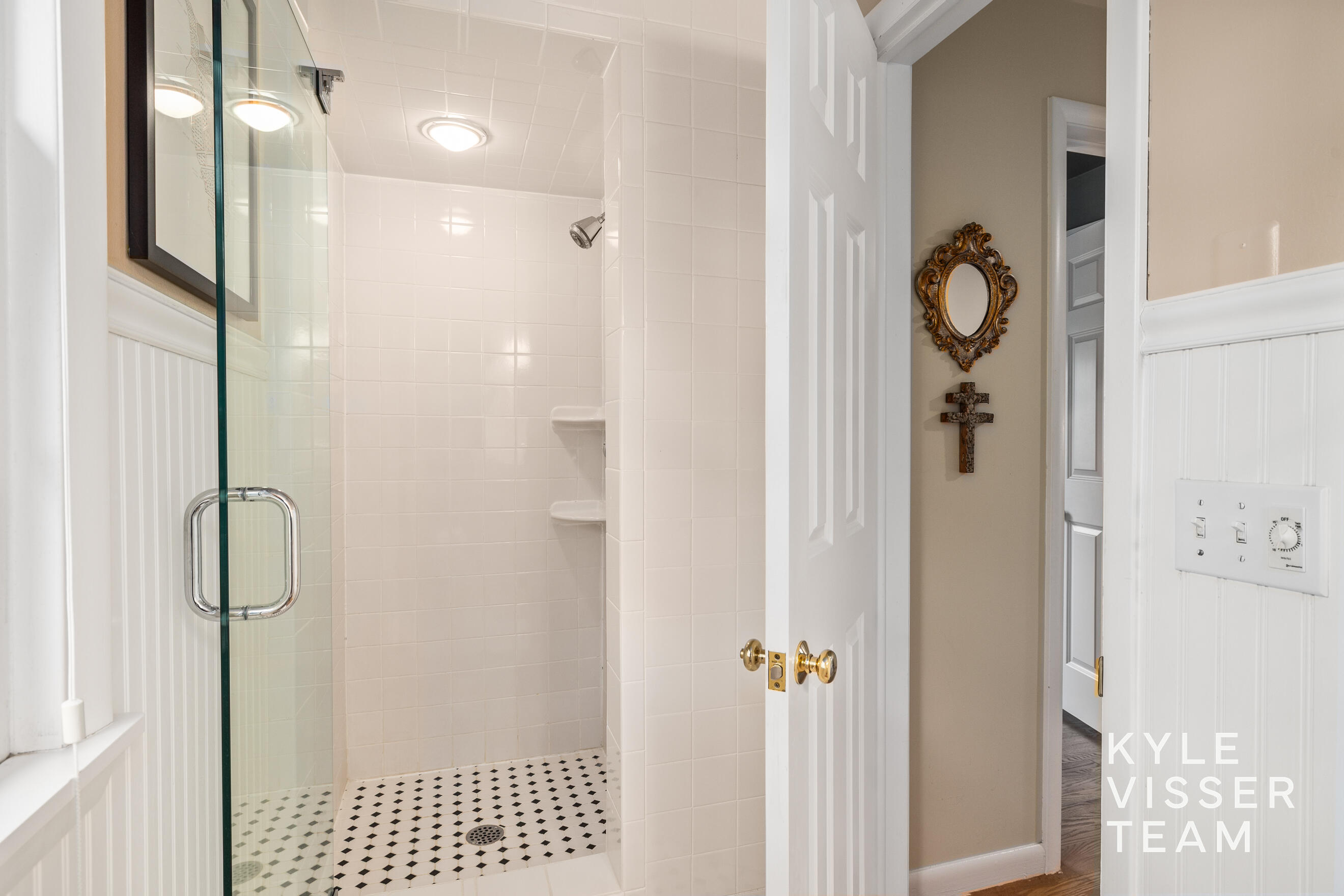 2547 Maplewood Drive SE East Grand Rapids MI 49506