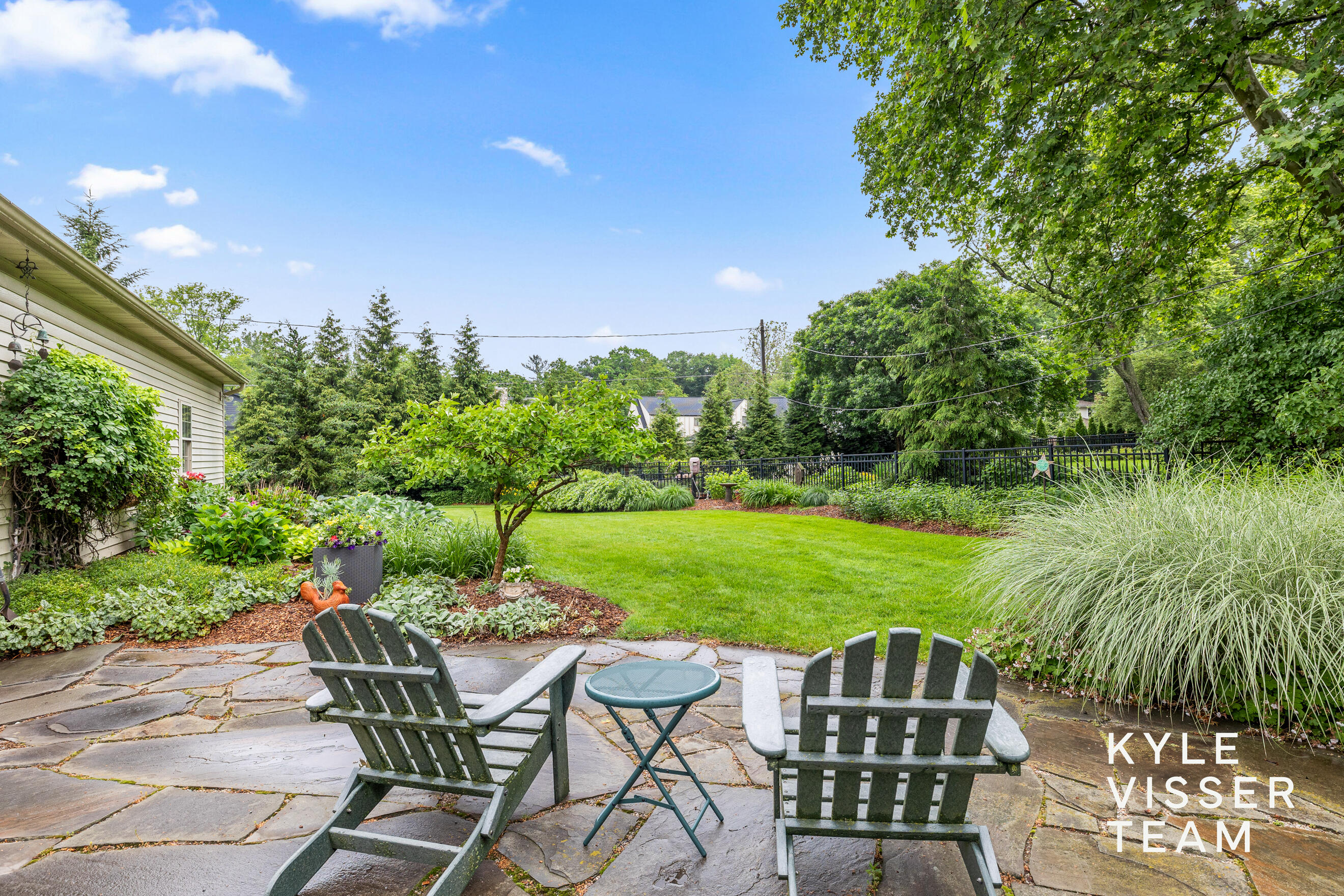 2547 Maplewood Drive SE East Grand Rapids MI 49506