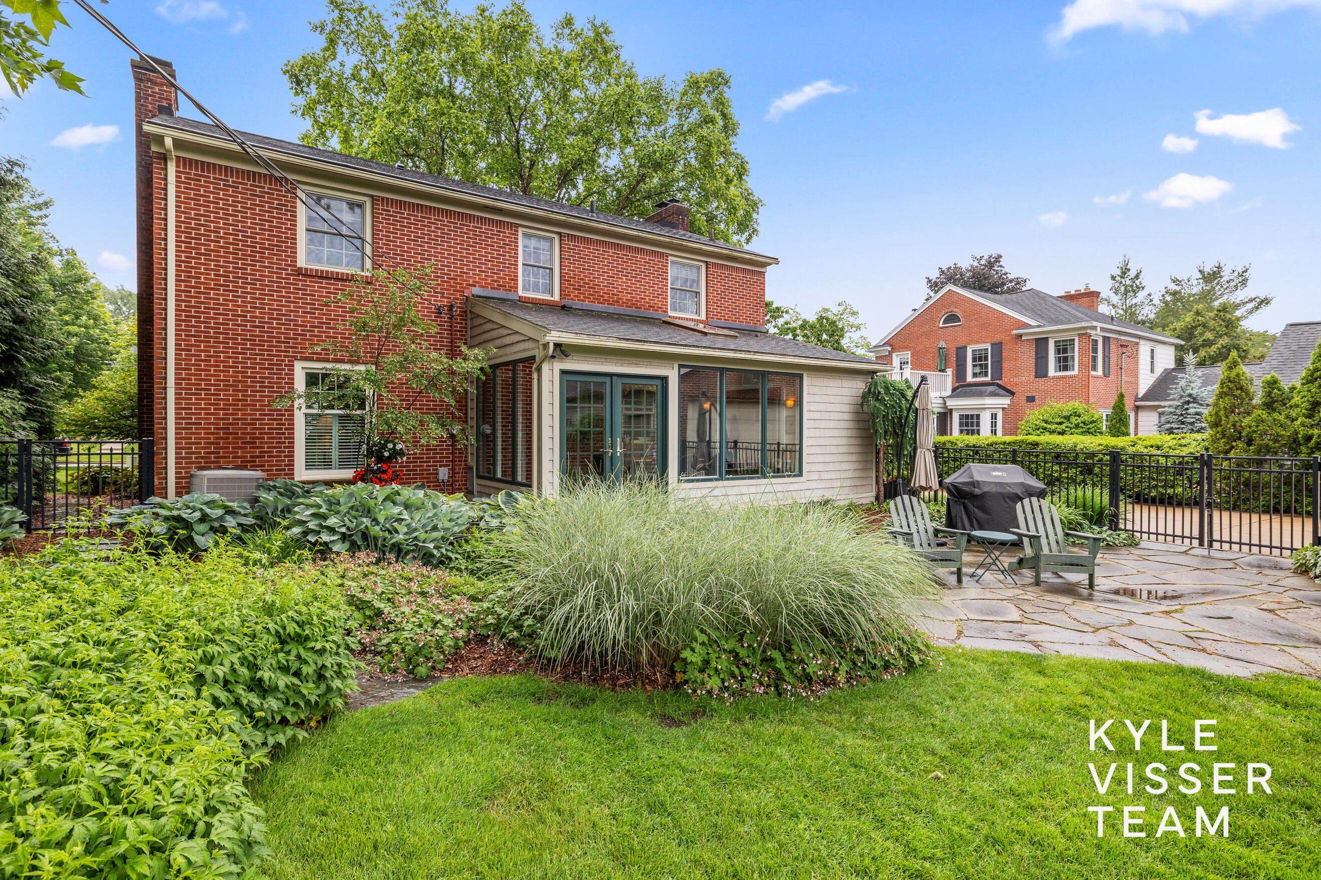 2547 Maplewood Drive SE East Grand Rapids MI 49506