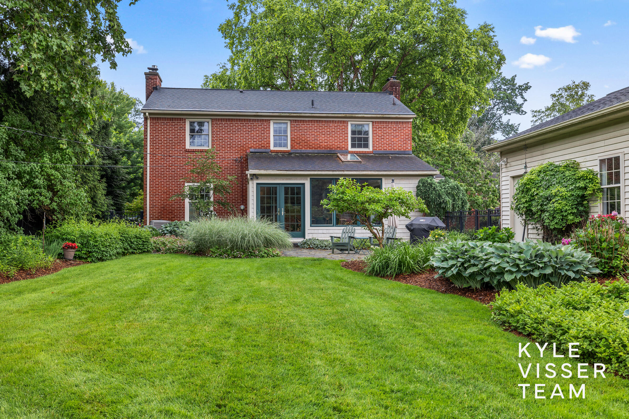 2547 Maplewood Drive SE East Grand Rapids MI 49506