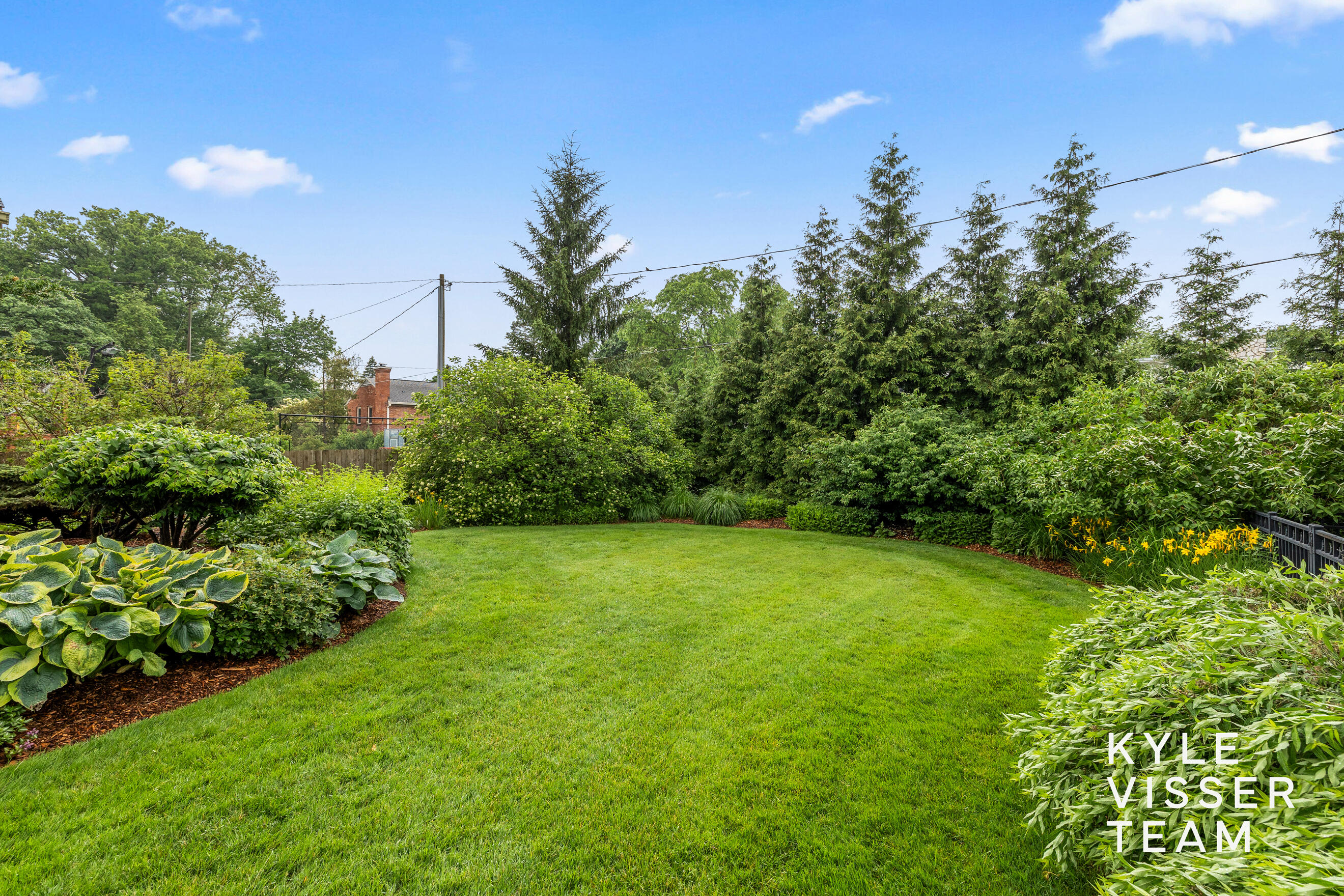 2547 Maplewood Drive SE East Grand Rapids MI 49506