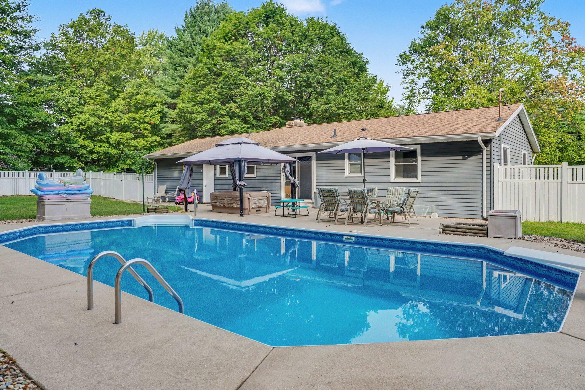 10211 Almena Drive Kalamazoo MI 49009