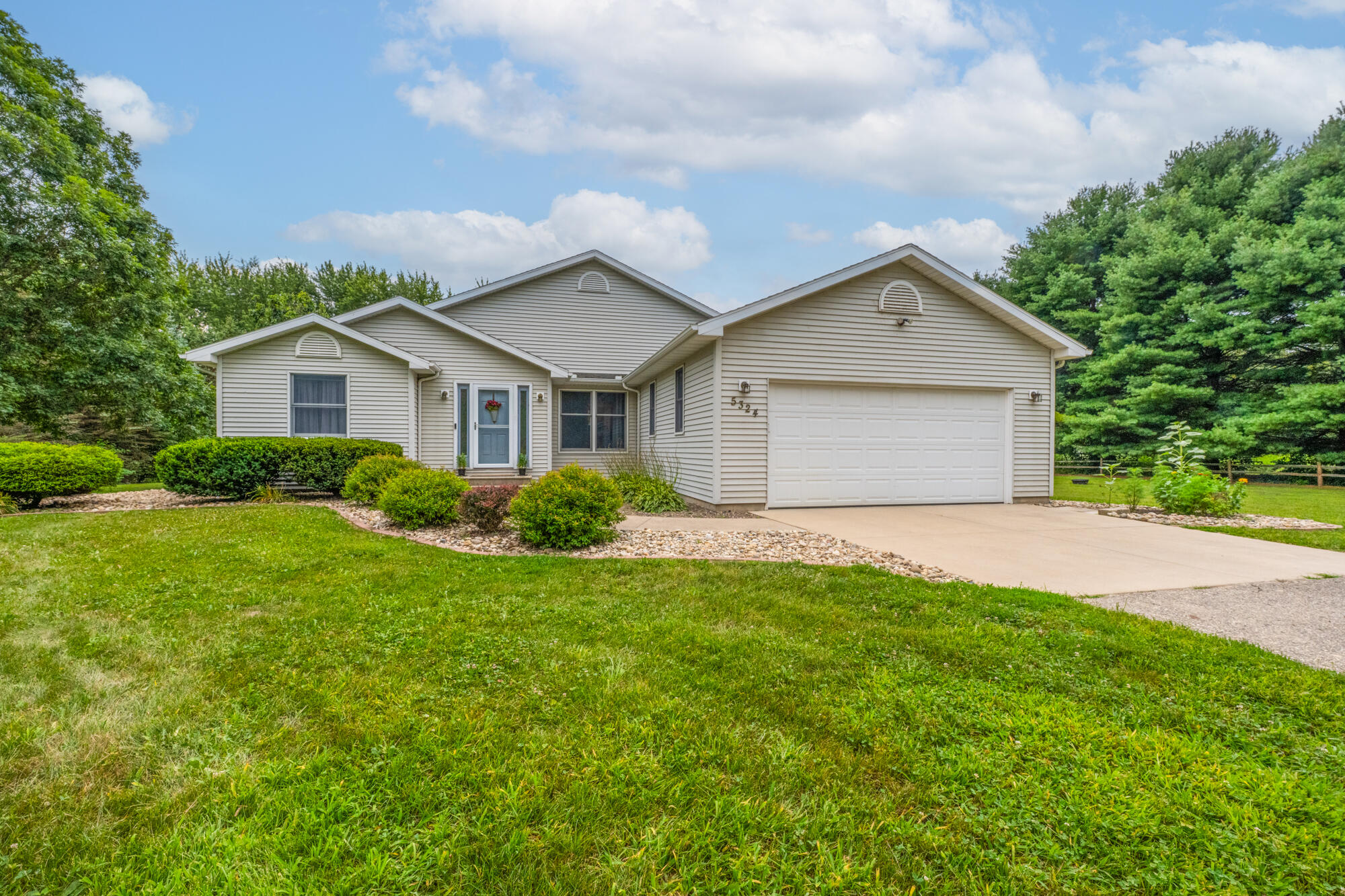5324 Becht Road Coloma MI 49038