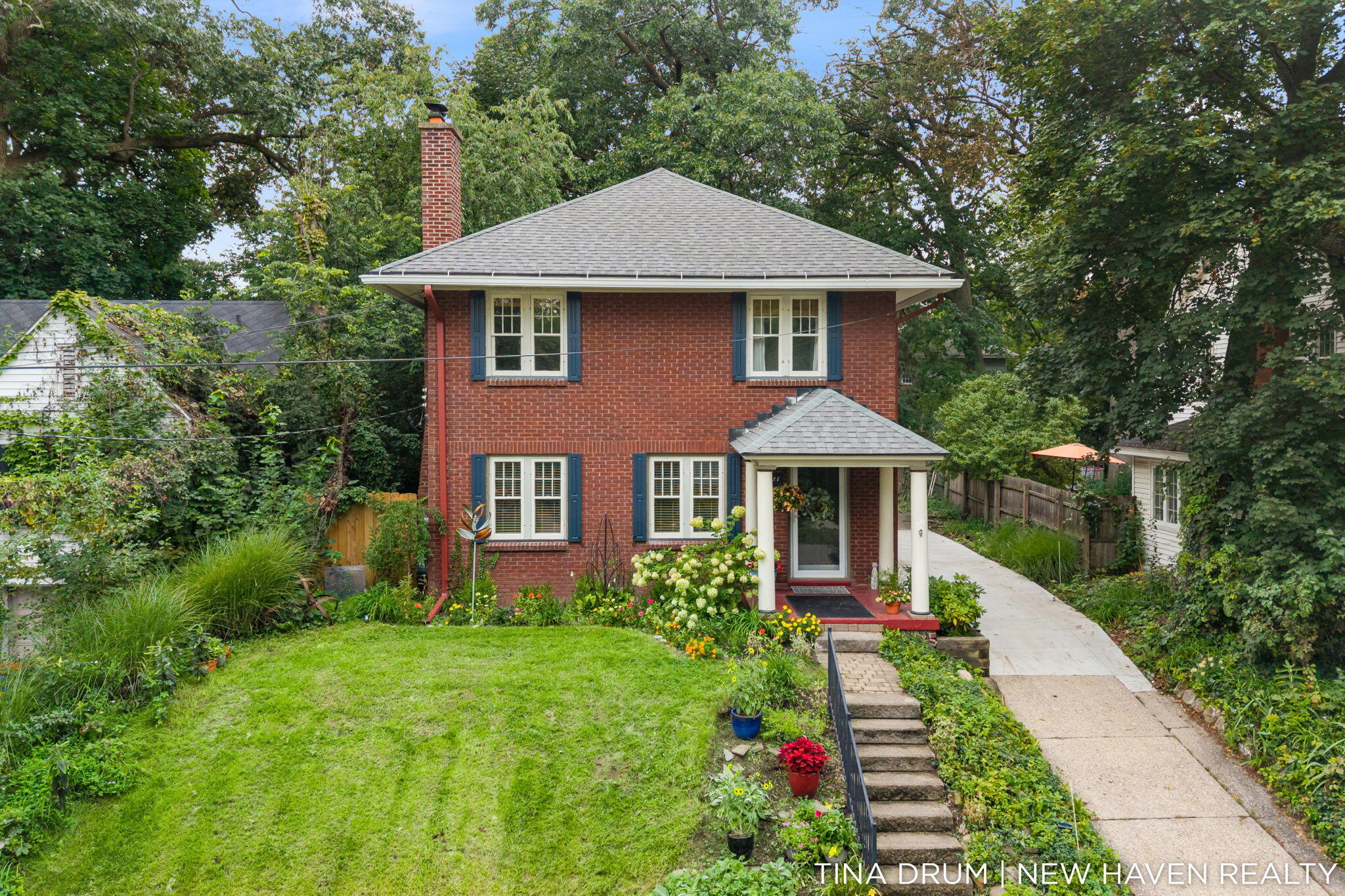1227 SE Colorado Avenue SE Grand Rapids MI 49506