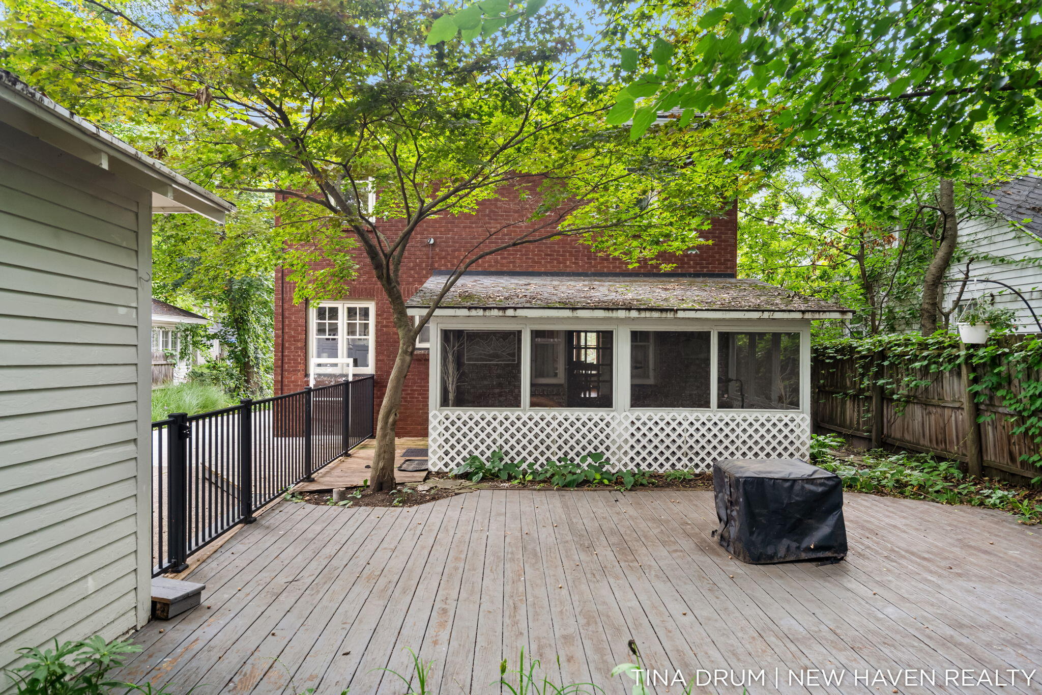 1227 SE Colorado Avenue SE Grand Rapids MI 49506