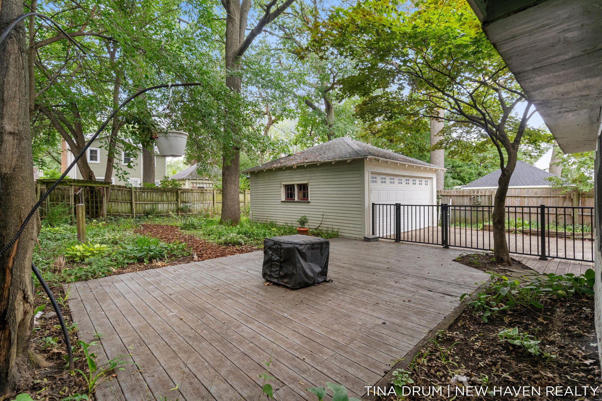 1227 SE Colorado Avenue SE Grand Rapids MI 49506