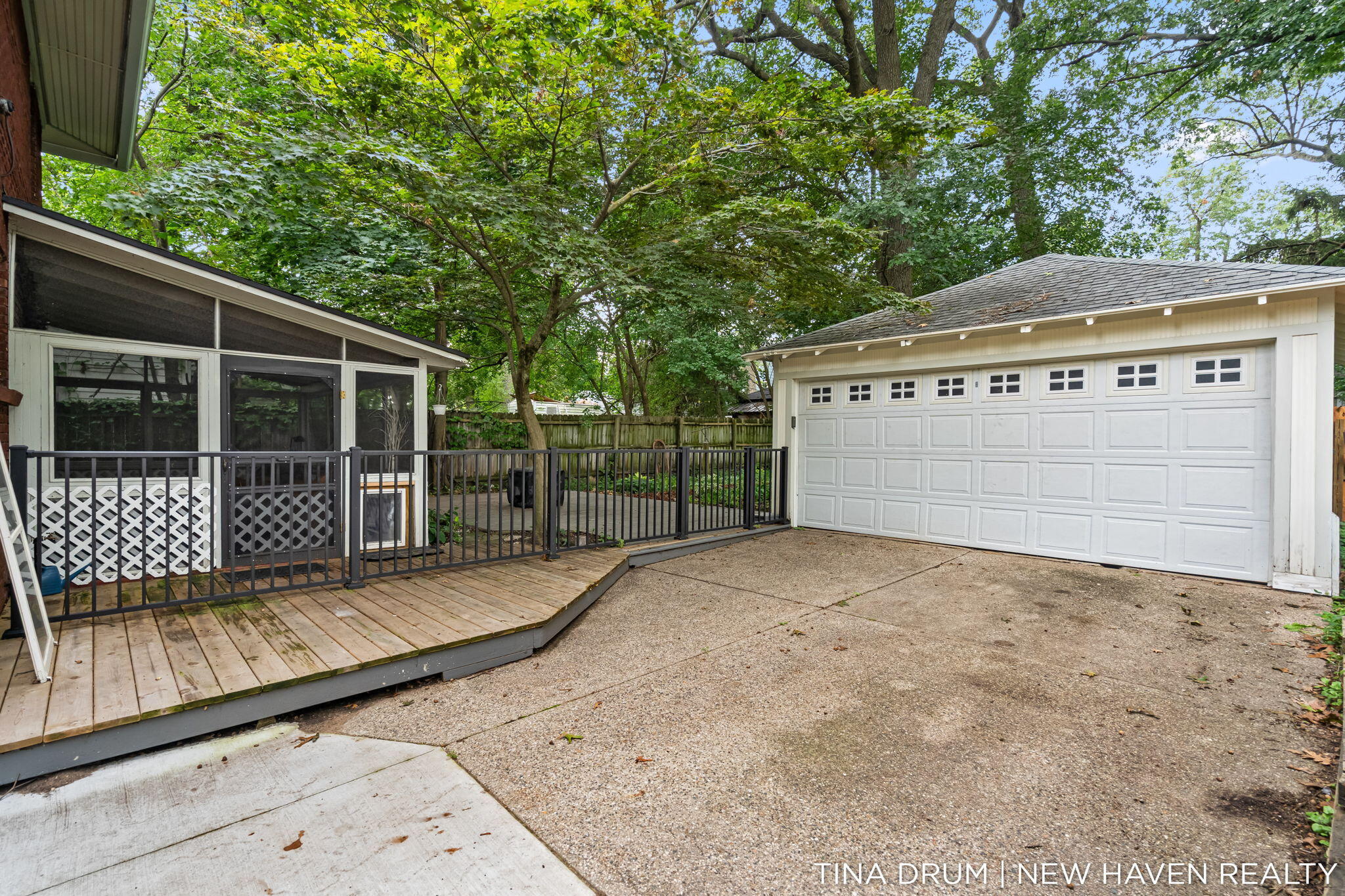 1227 SE Colorado Avenue SE Grand Rapids MI 49506
