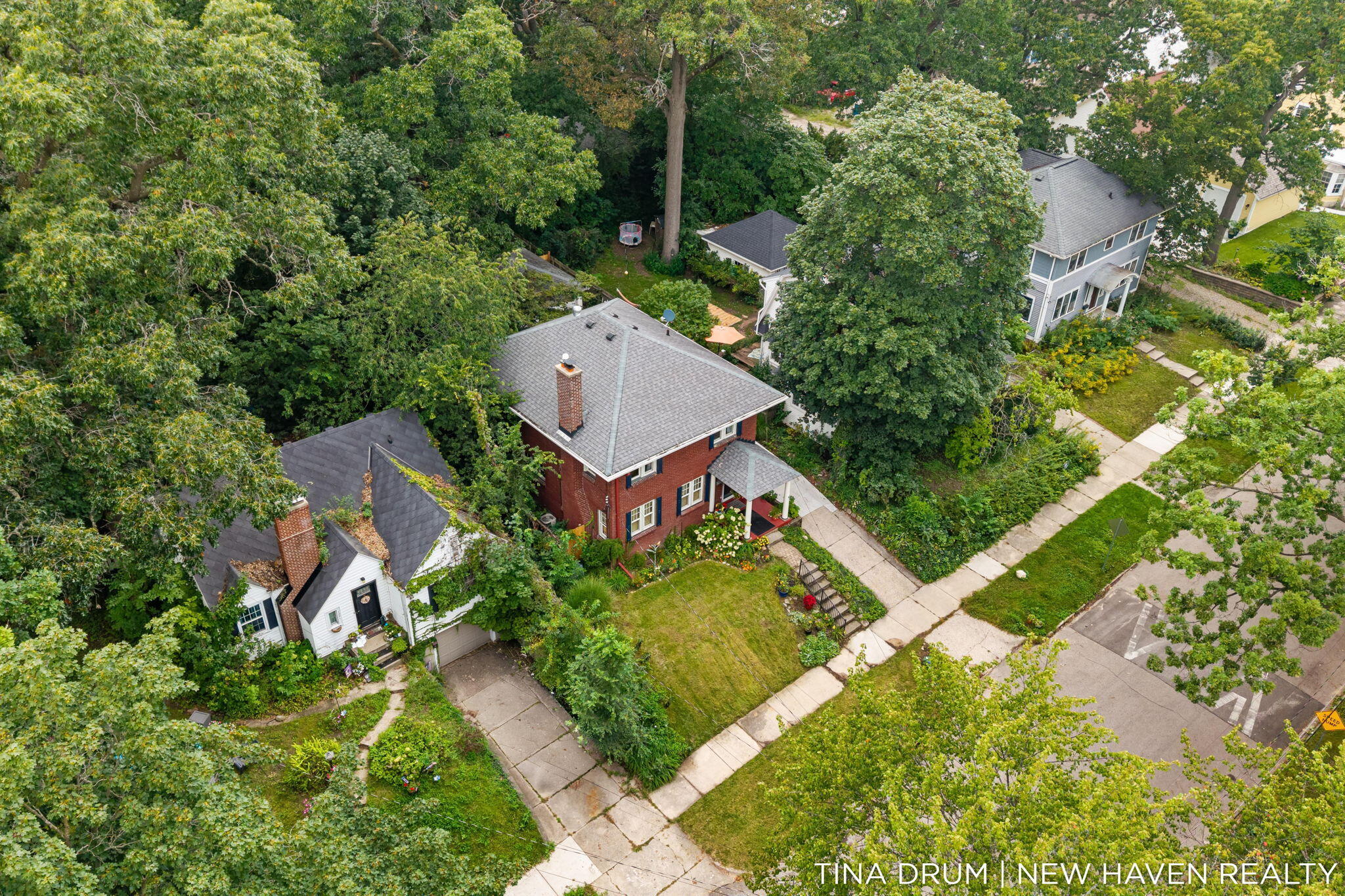 1227 SE Colorado Avenue SE Grand Rapids MI 49506