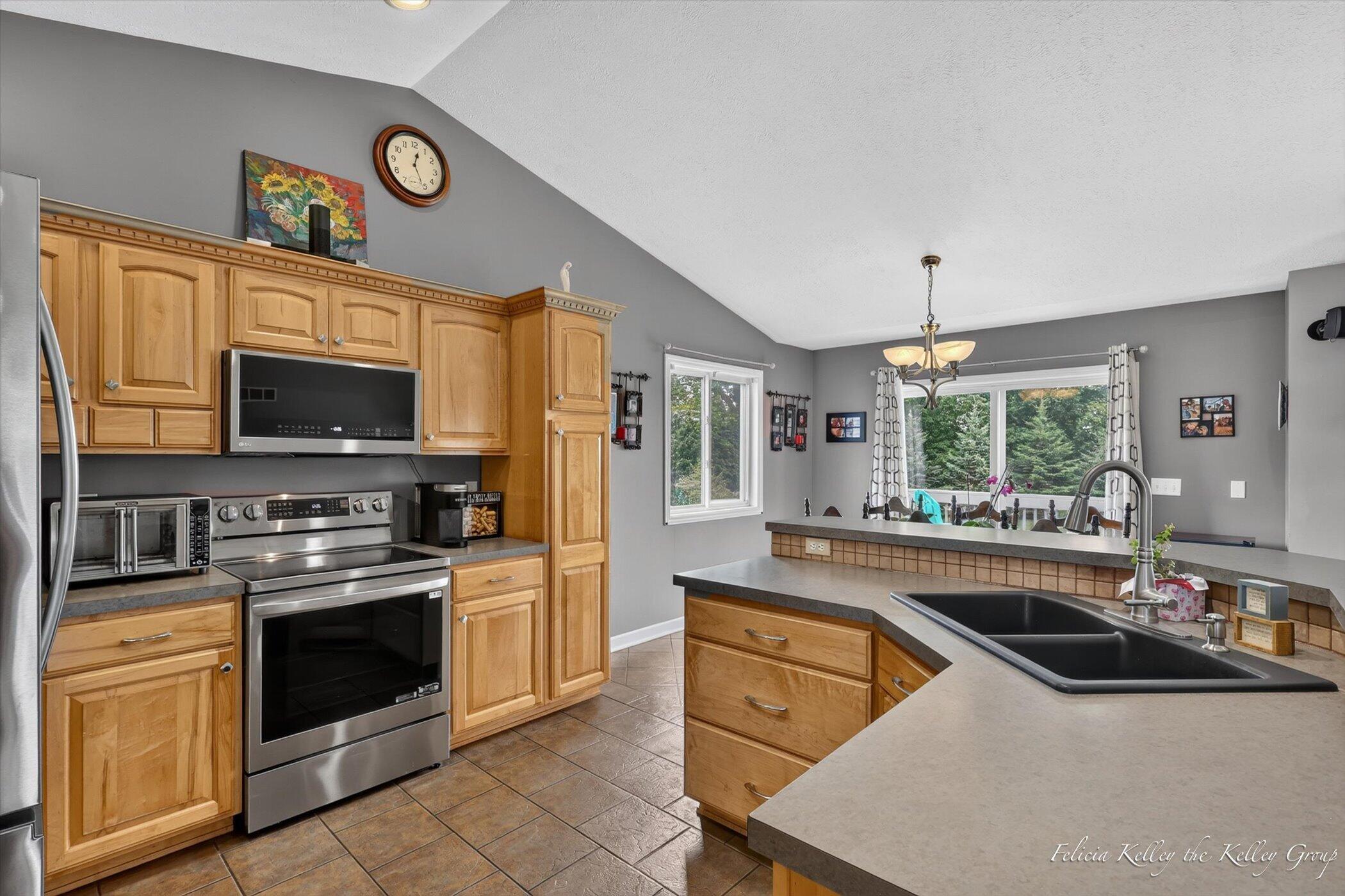 2033 Orchard Ridge Drive NW Grand Rapids MI 49534