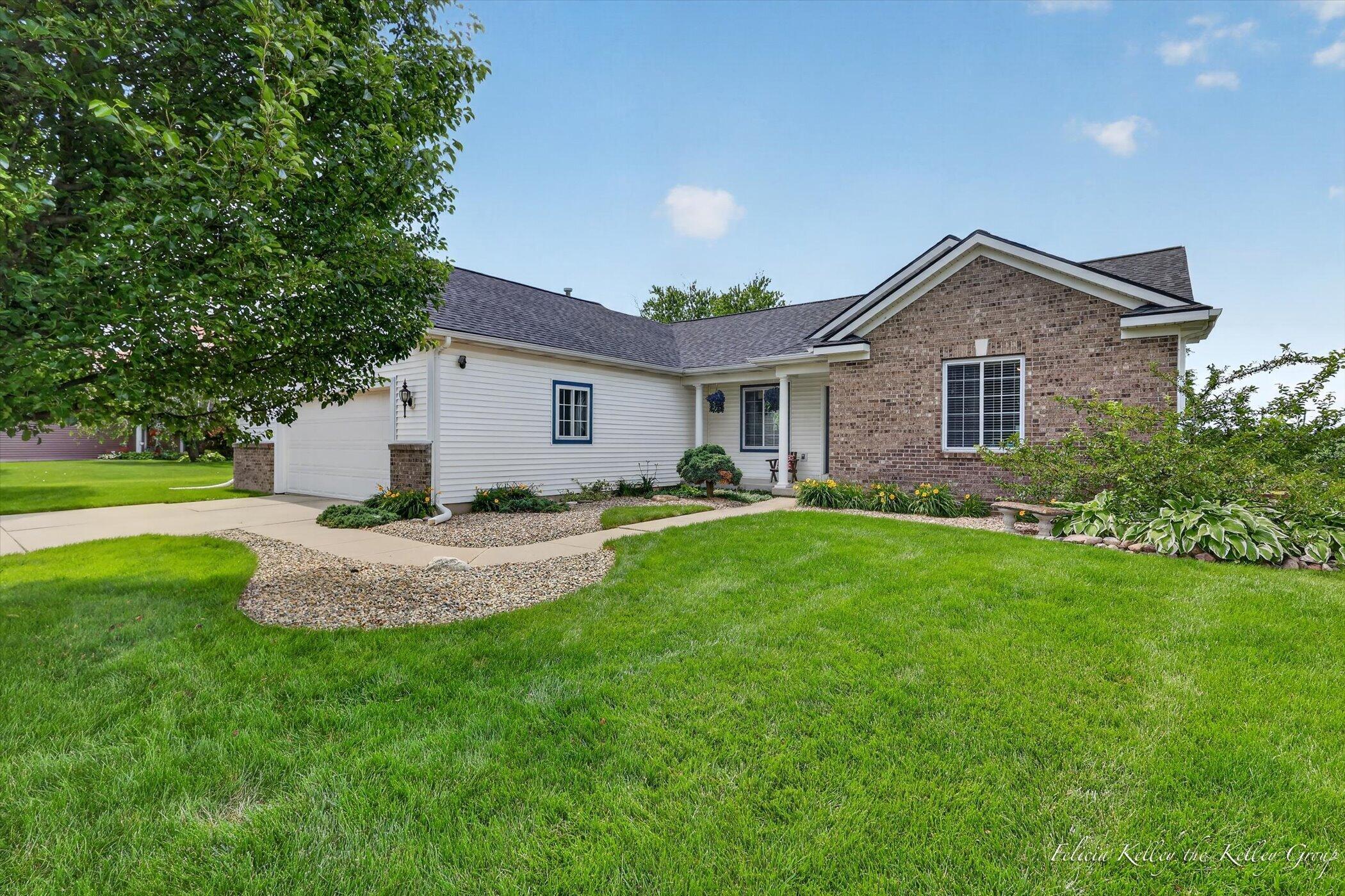 2033 Orchard Ridge Drive NW Grand Rapids MI 49534