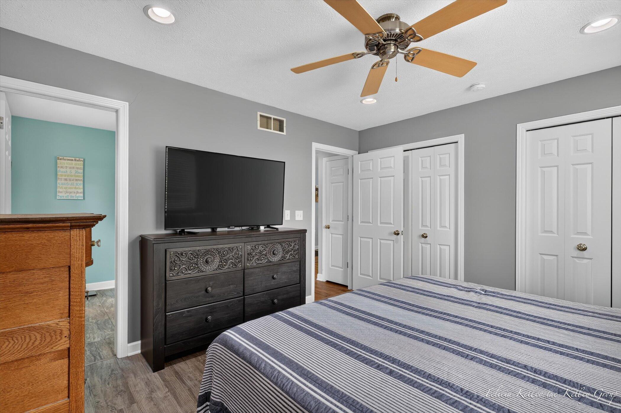 2033 Orchard Ridge Drive NW Grand Rapids MI 49534