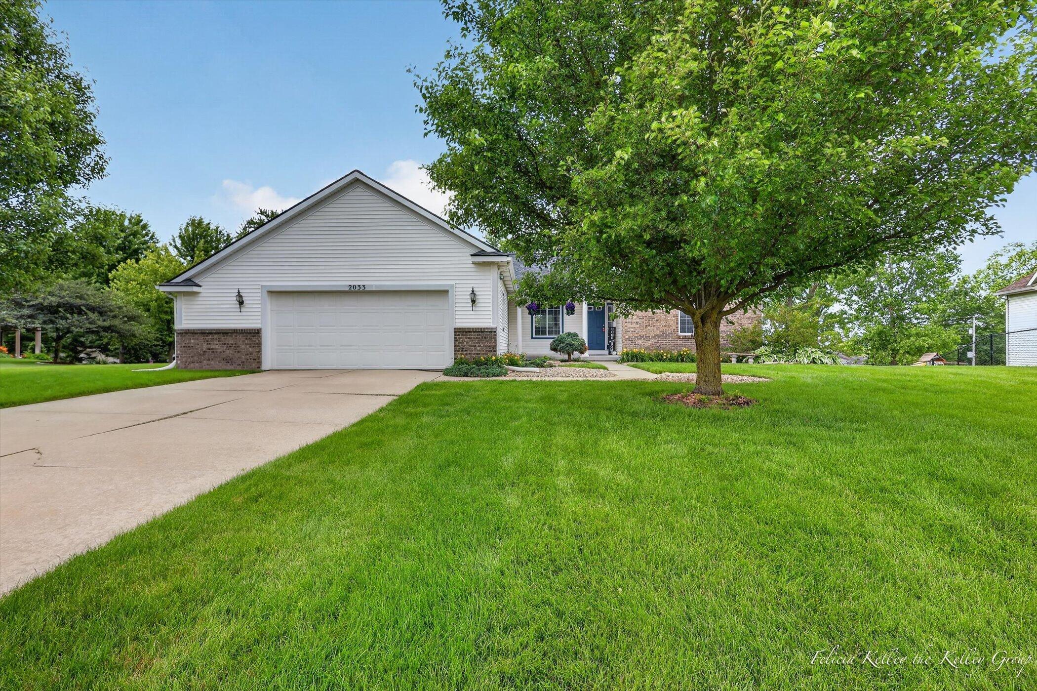 2033 Orchard Ridge Drive NW Grand Rapids MI 49534