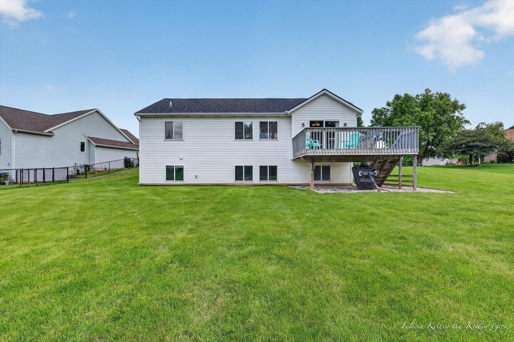 2033 Orchard Ridge Drive NW Grand Rapids MI 49534