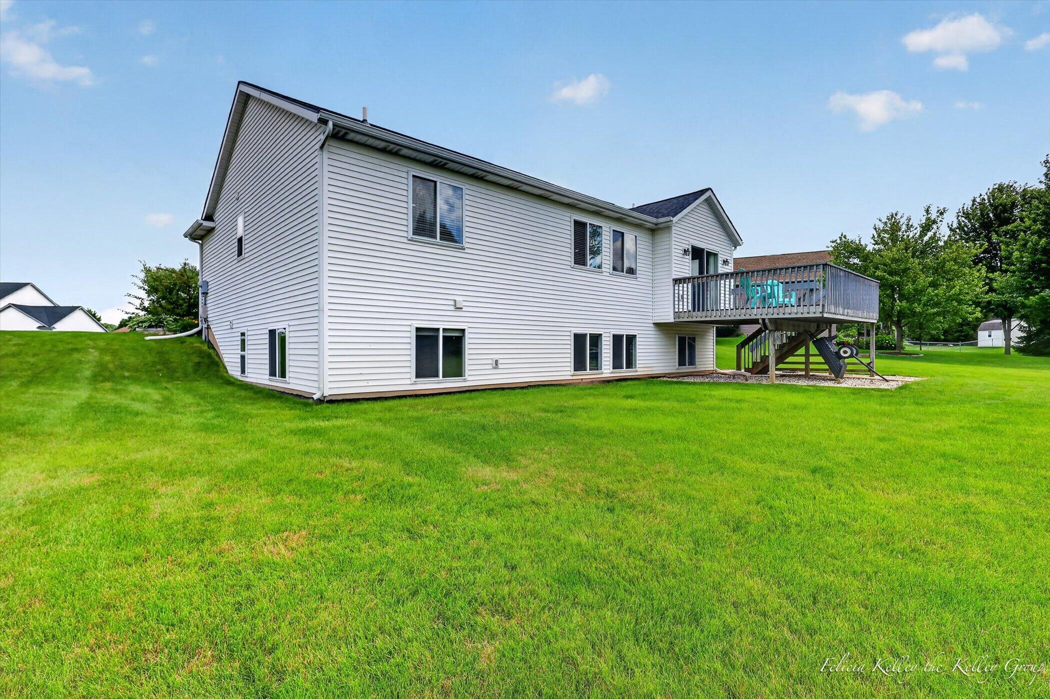 2033 Orchard Ridge Drive NW Grand Rapids MI 49534