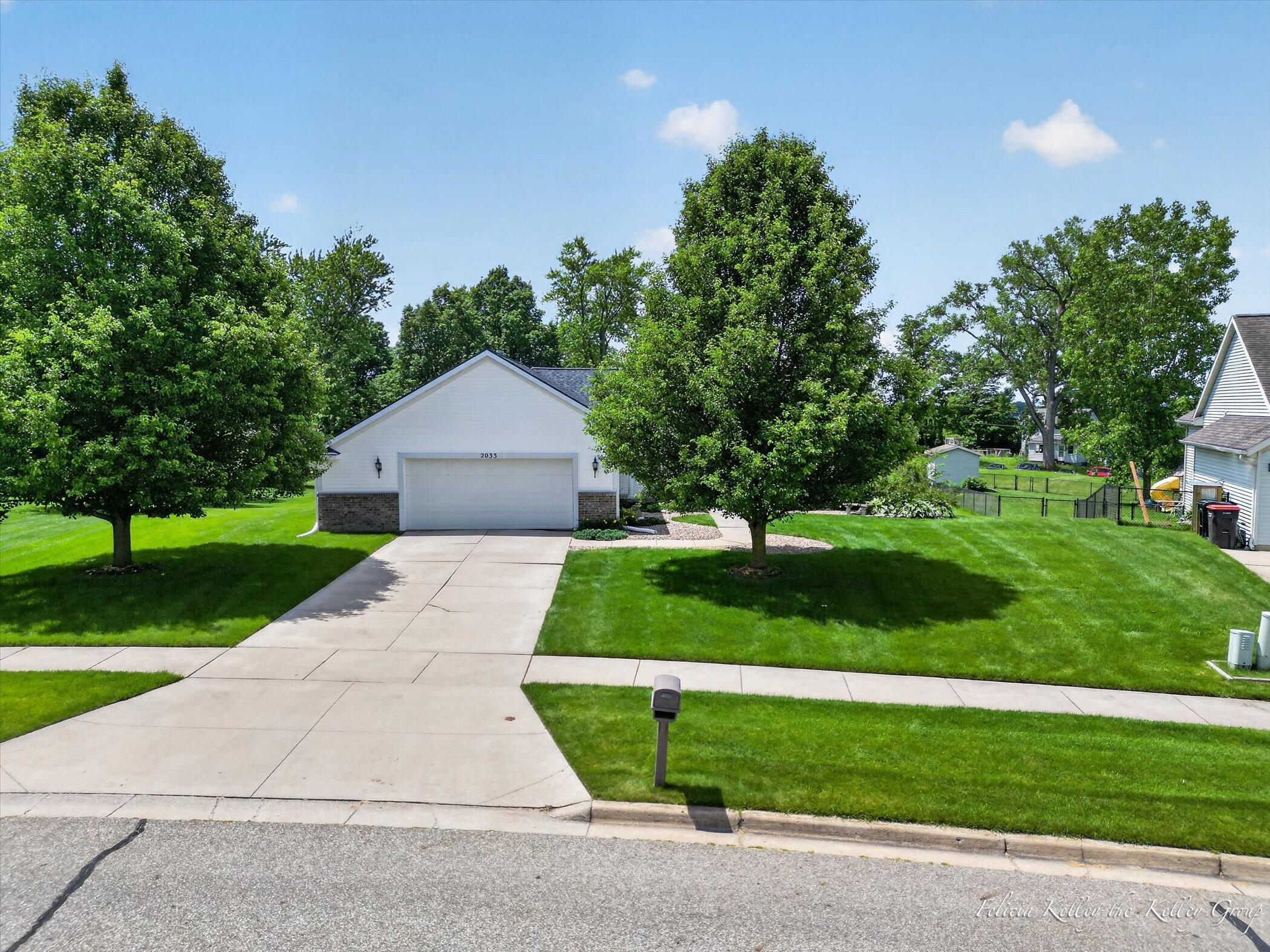2033 Orchard Ridge Drive NW Grand Rapids MI 49534