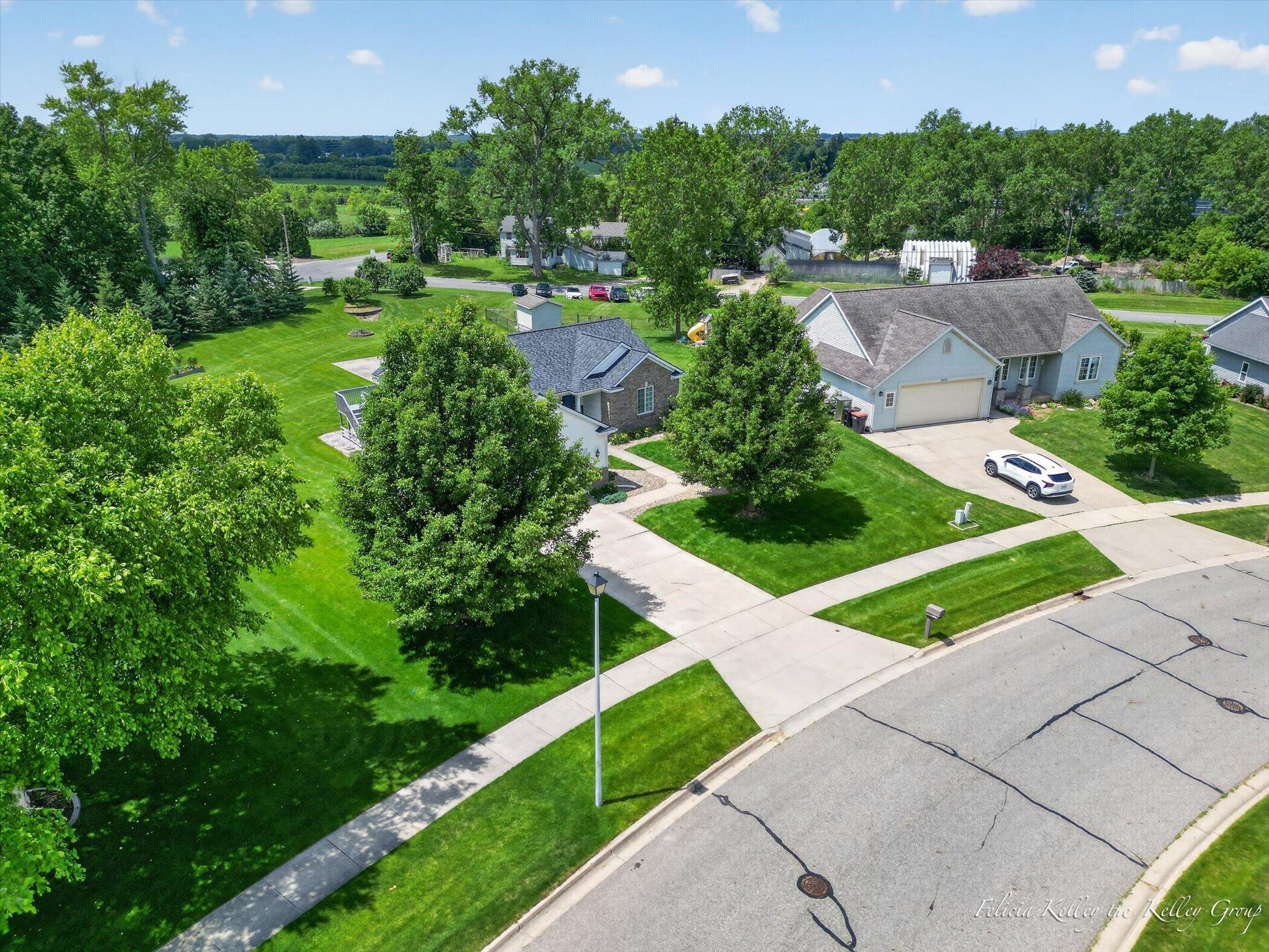 2033 Orchard Ridge Drive NW Grand Rapids MI 49534
