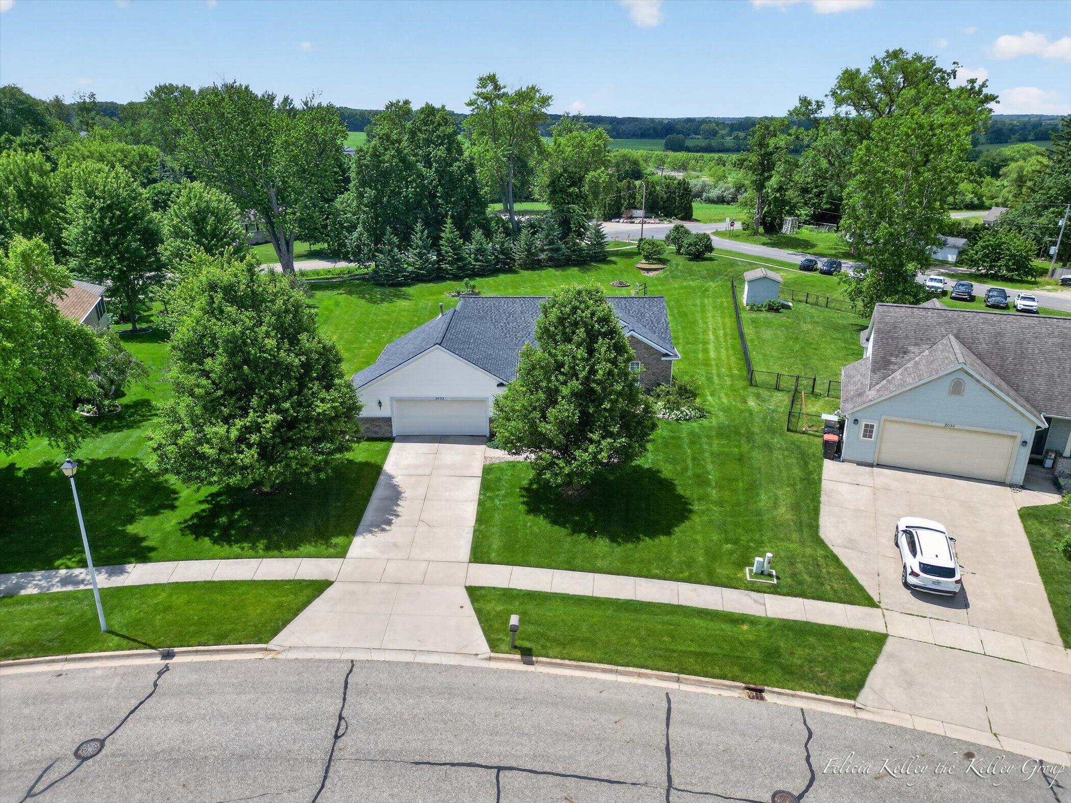 2033 Orchard Ridge Drive NW Grand Rapids MI 49534