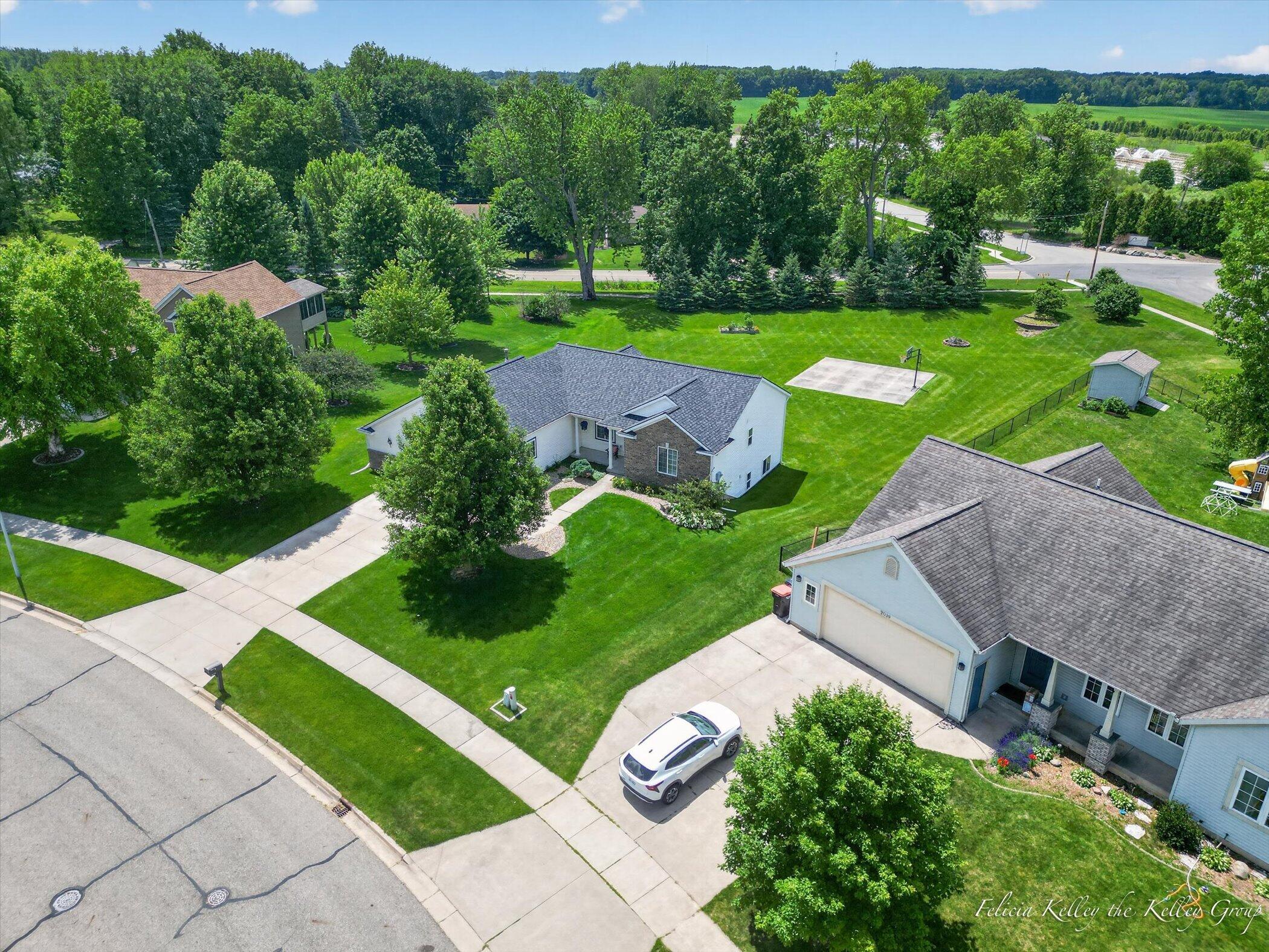 2033 Orchard Ridge Drive NW Grand Rapids MI 49534