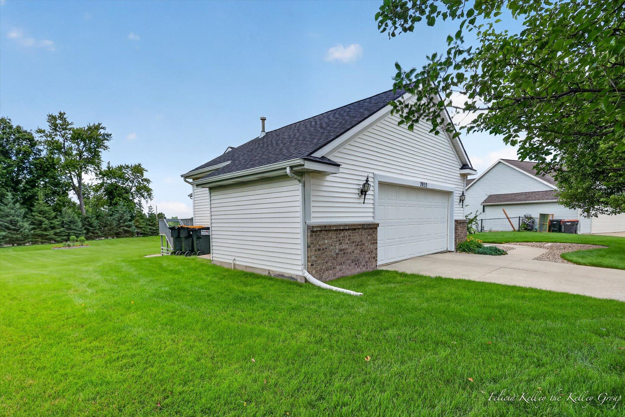 2033 Orchard Ridge Drive NW Grand Rapids MI 49534