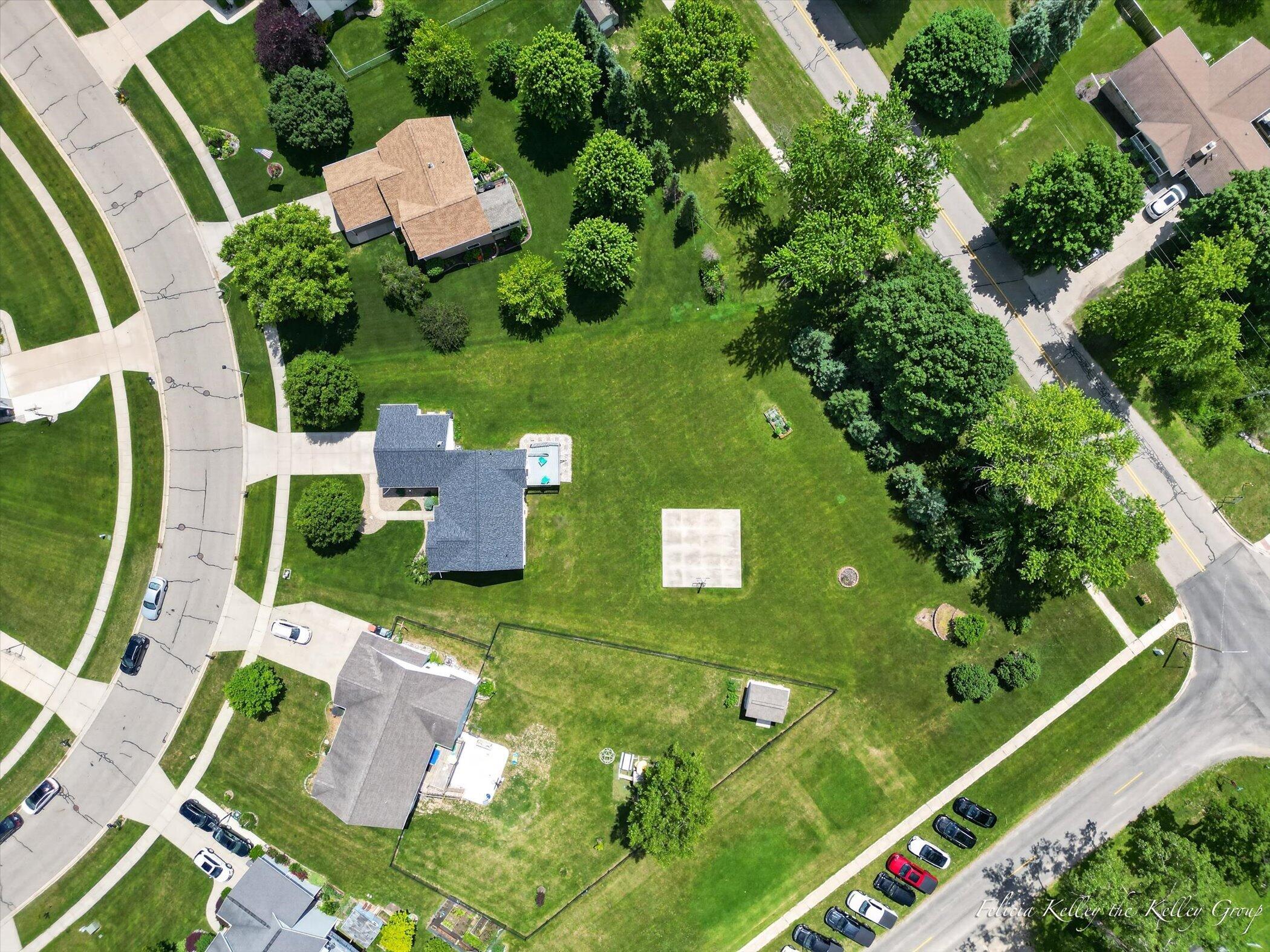 2033 Orchard Ridge Drive NW Grand Rapids MI 49534