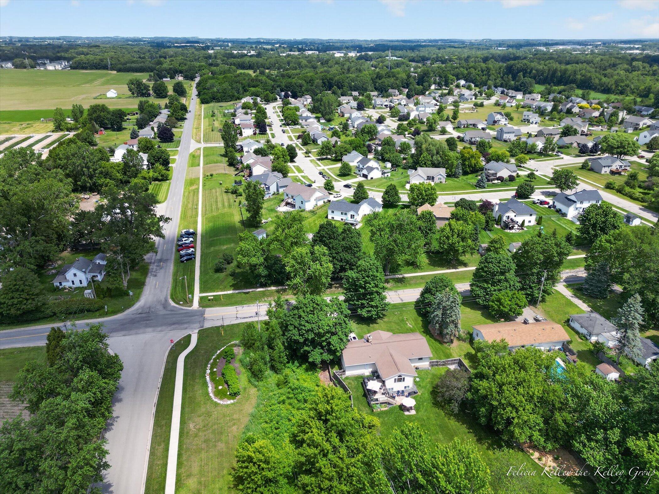 2033 Orchard Ridge Drive NW Grand Rapids MI 49534