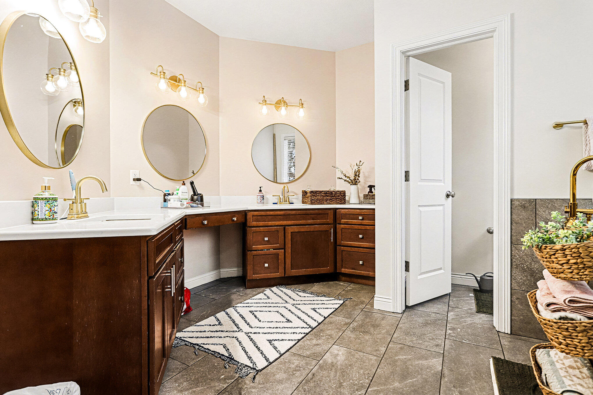 5250 Queen Victoria Lane Kalamazoo MI 49009