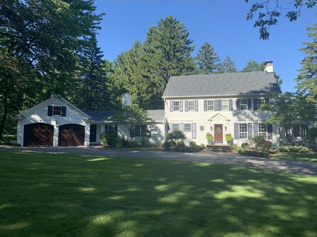 260 Lakeside Drive SE Grand Rapids MI 49506