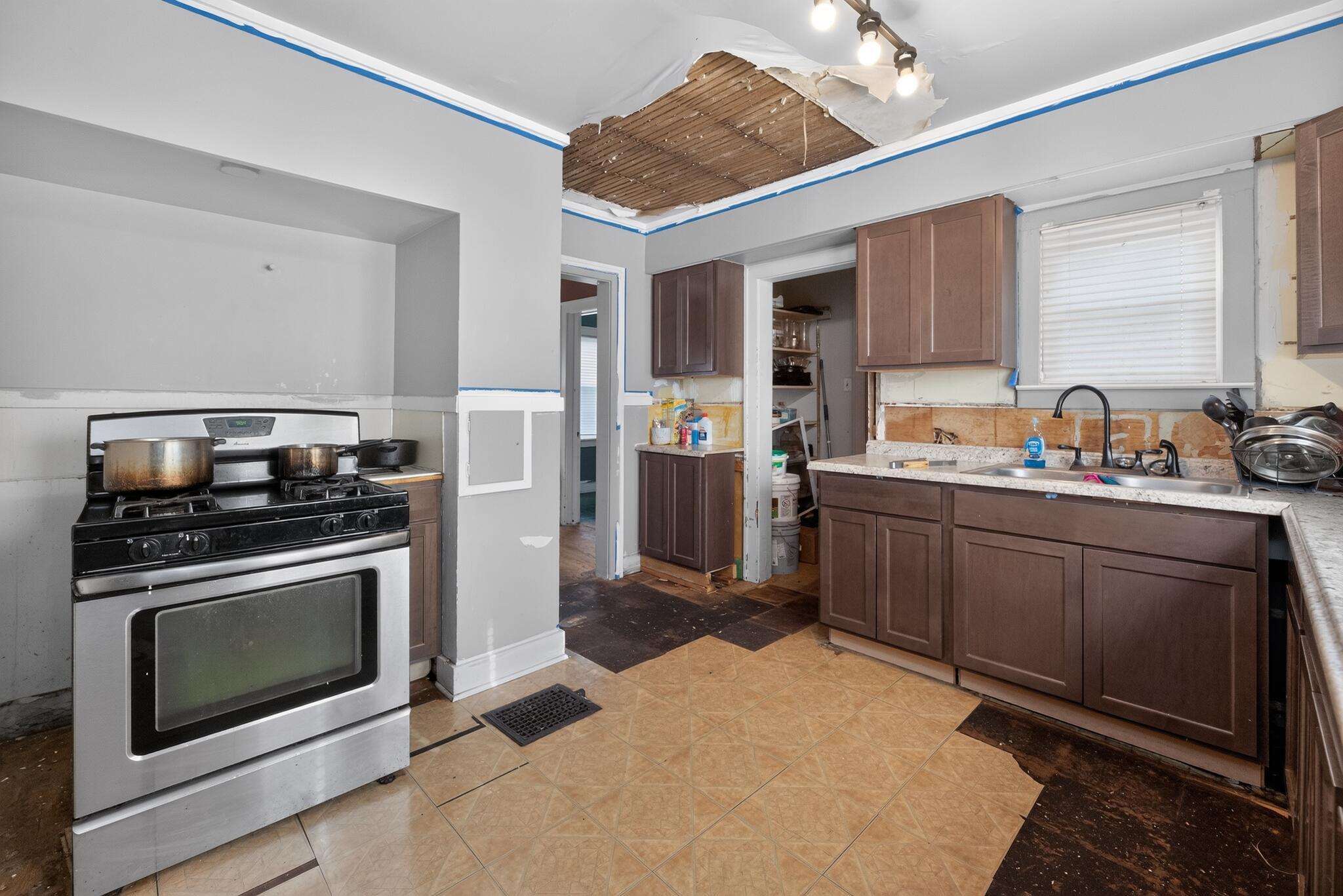 1043 Oakdale Street SE Grand Rapids MI 49507
