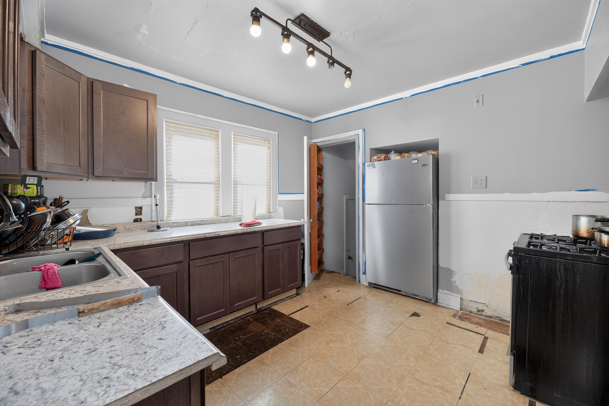 1043 Oakdale Street SE Grand Rapids MI 49507